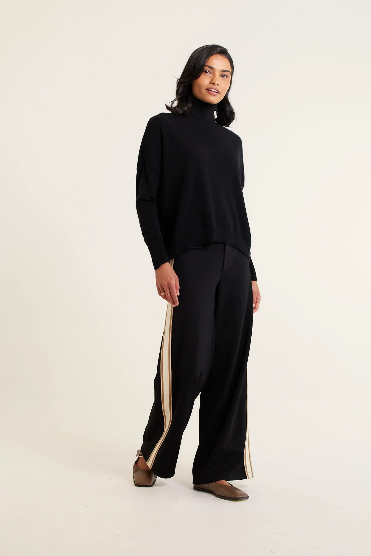 A Polo Bay Cashmere Sweater In Black - Image 2