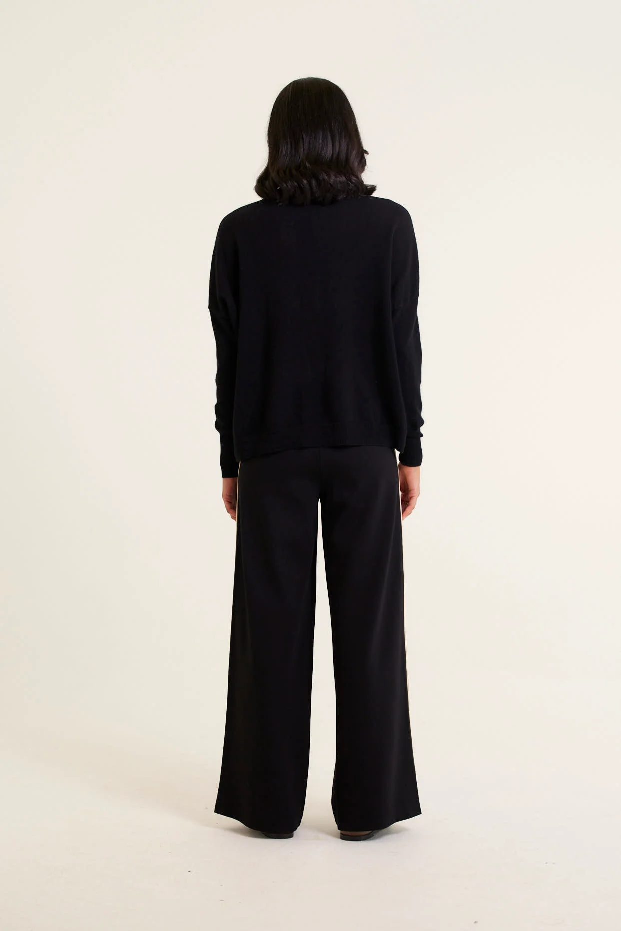 A Polo Bay Cashmere Sweater In Black - Image 3