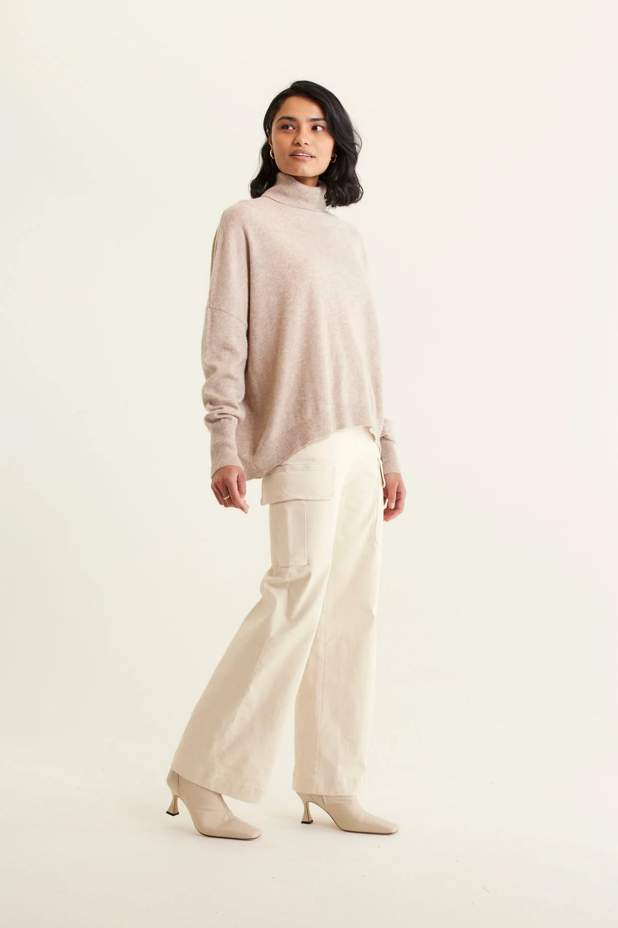 A Polo Bay Cashmere Sweater In Lightweight Beige - Image 4