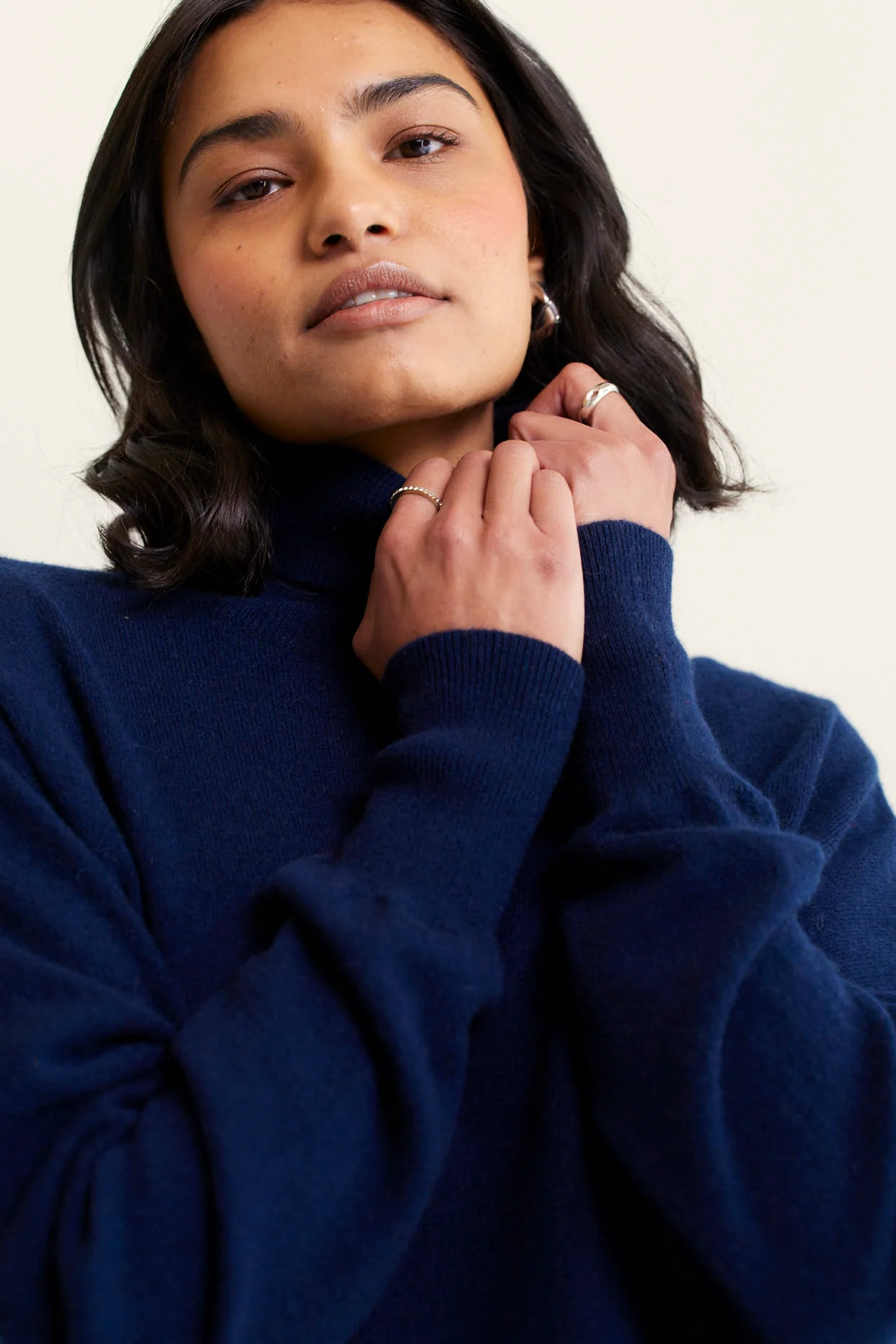 A Polo Bay Cashmere Sweater In Midnight Navy - Image 2