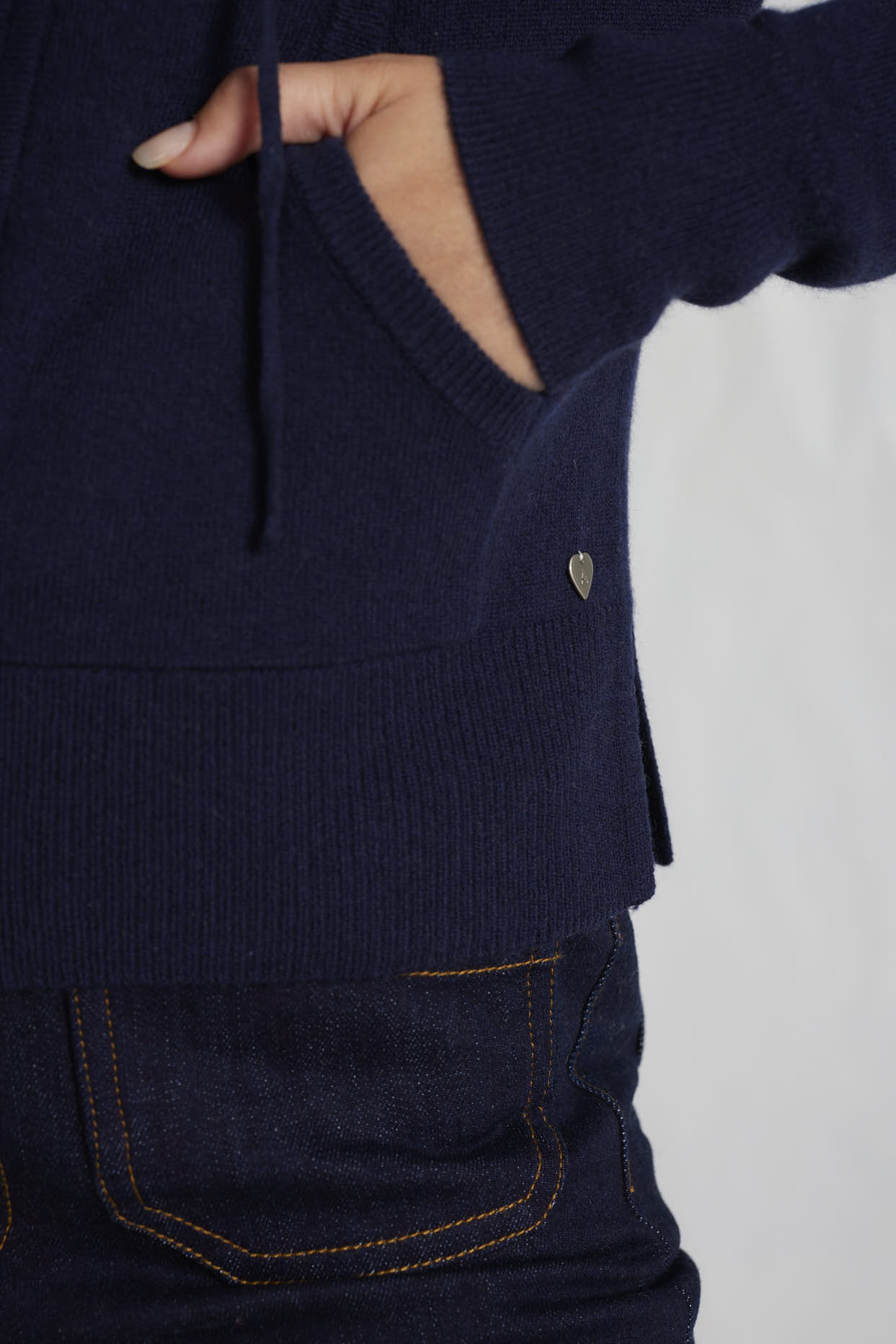 Amber Cashmere Hoodie in Mariner - Image 5