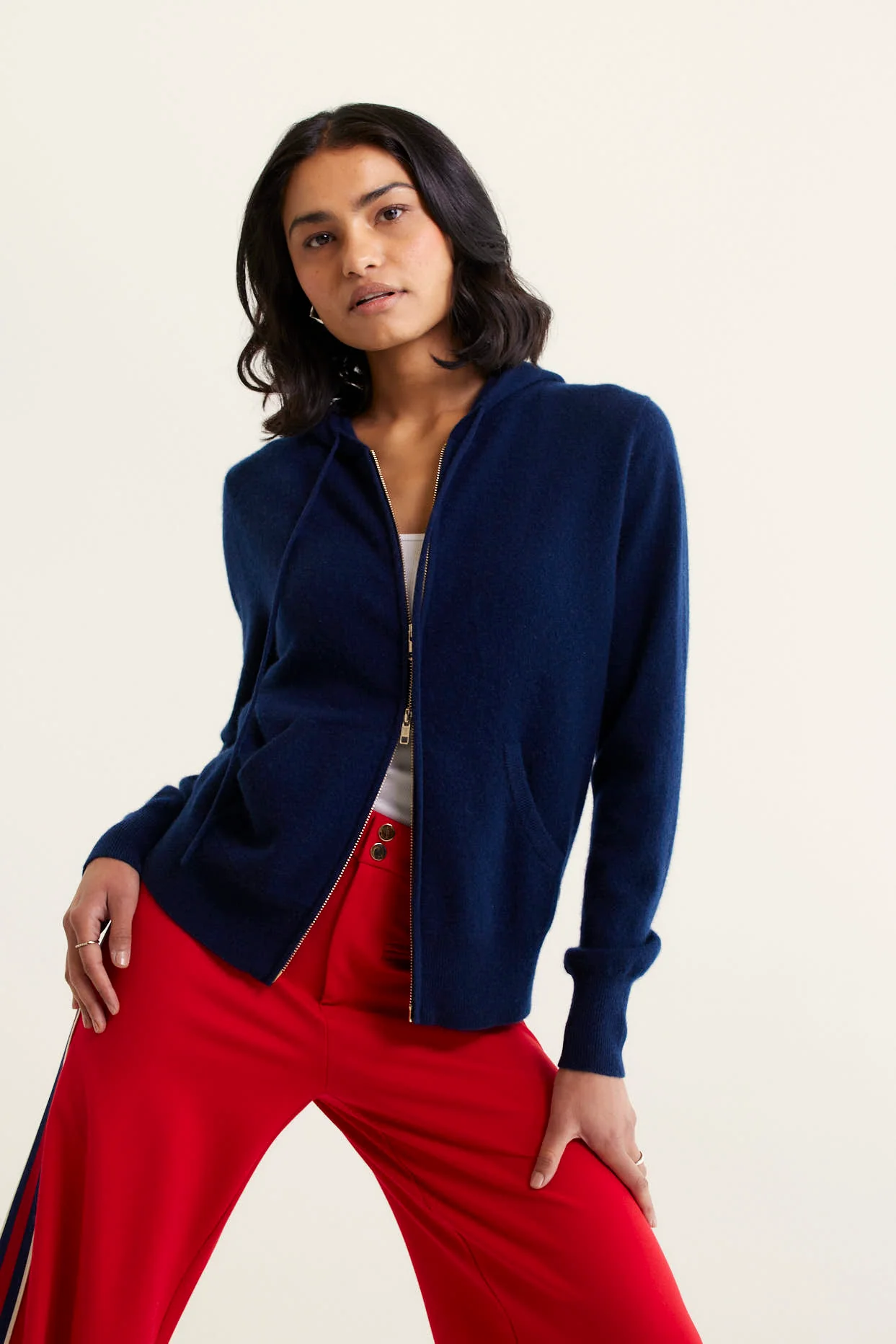 Amber Cashmere Hoodie In Midnight Navy - Image 2
