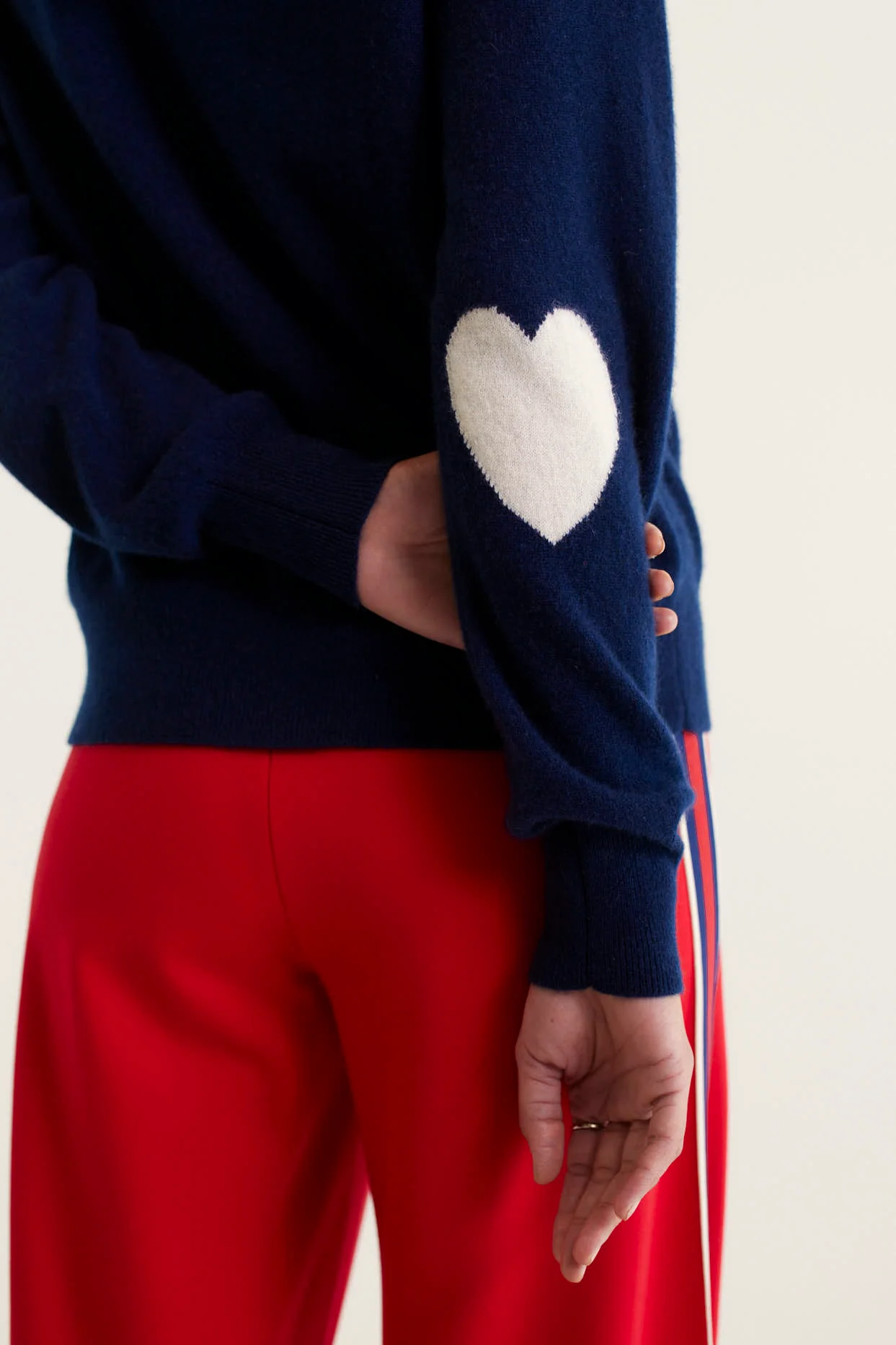 Amber Cashmere Hoodie In Midnight Navy - Image 3