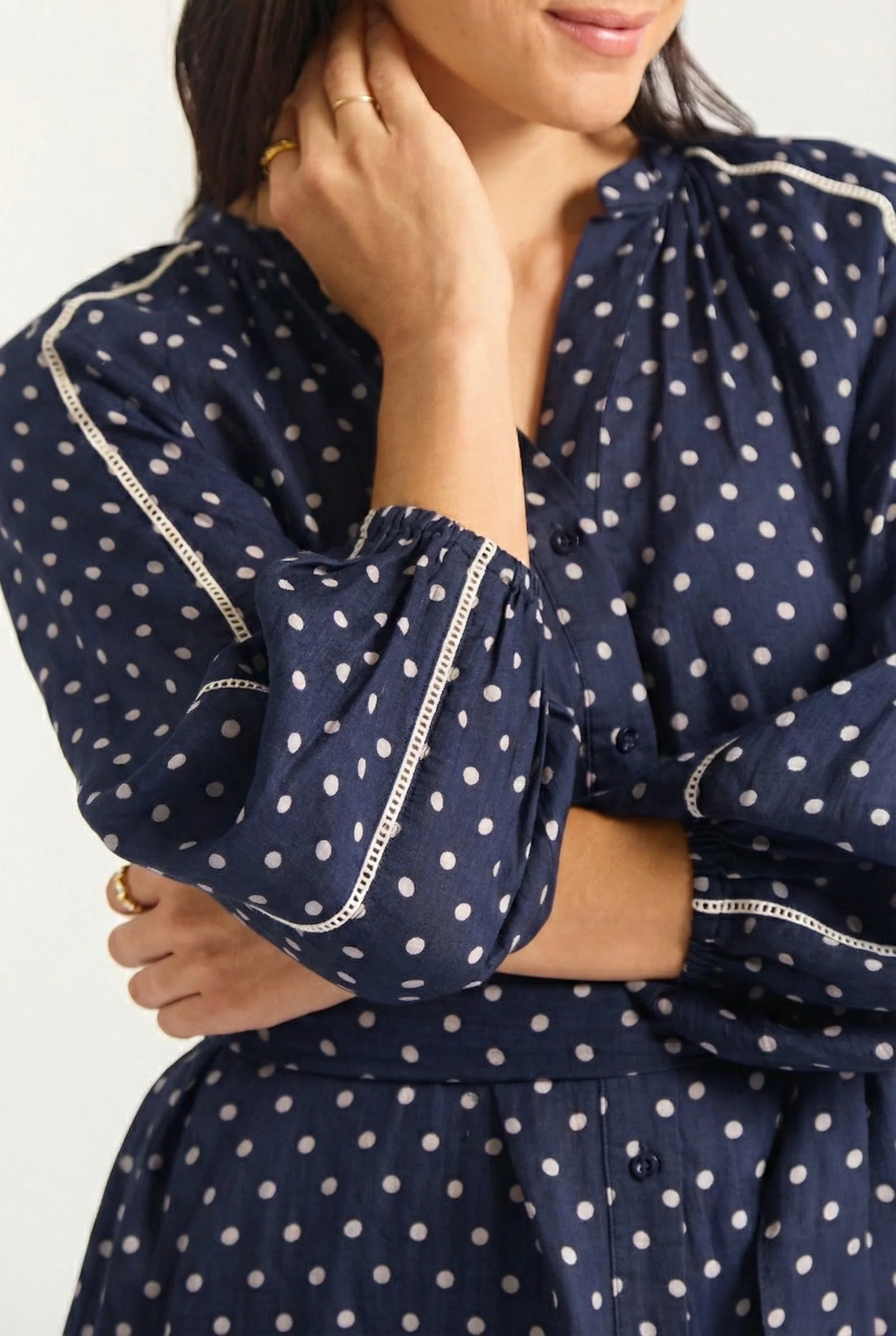 Antonia Ramie Dress In Navy/Ivory Spot - Image 3