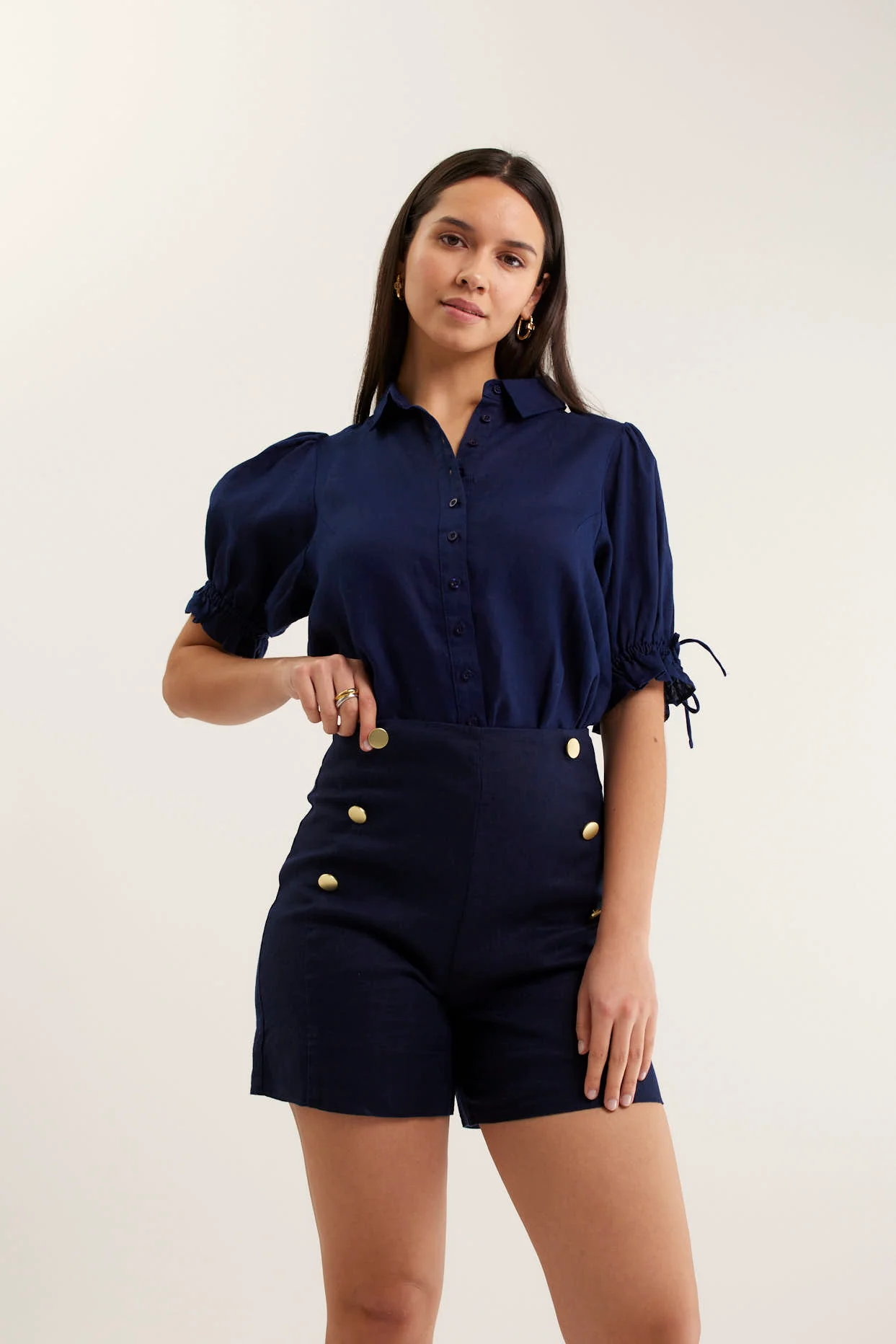 Atlas Linen Short In Navy - Image 2