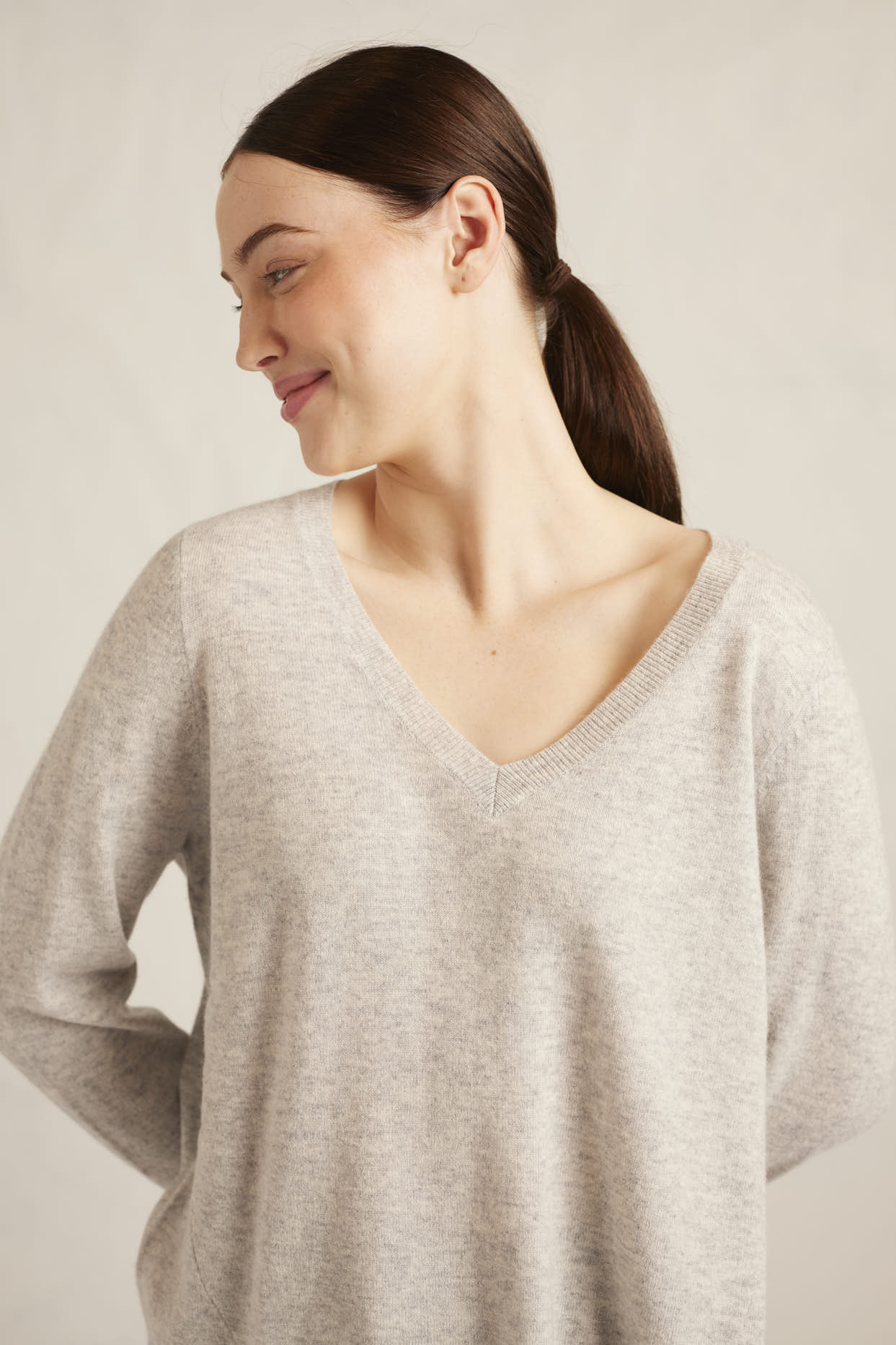 Ava Merino Cashmere Sweater in Grey - Image 4
