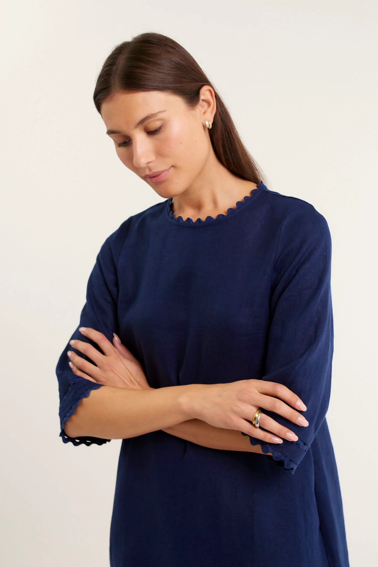 Claire Linen Dress in Navy - Image 4