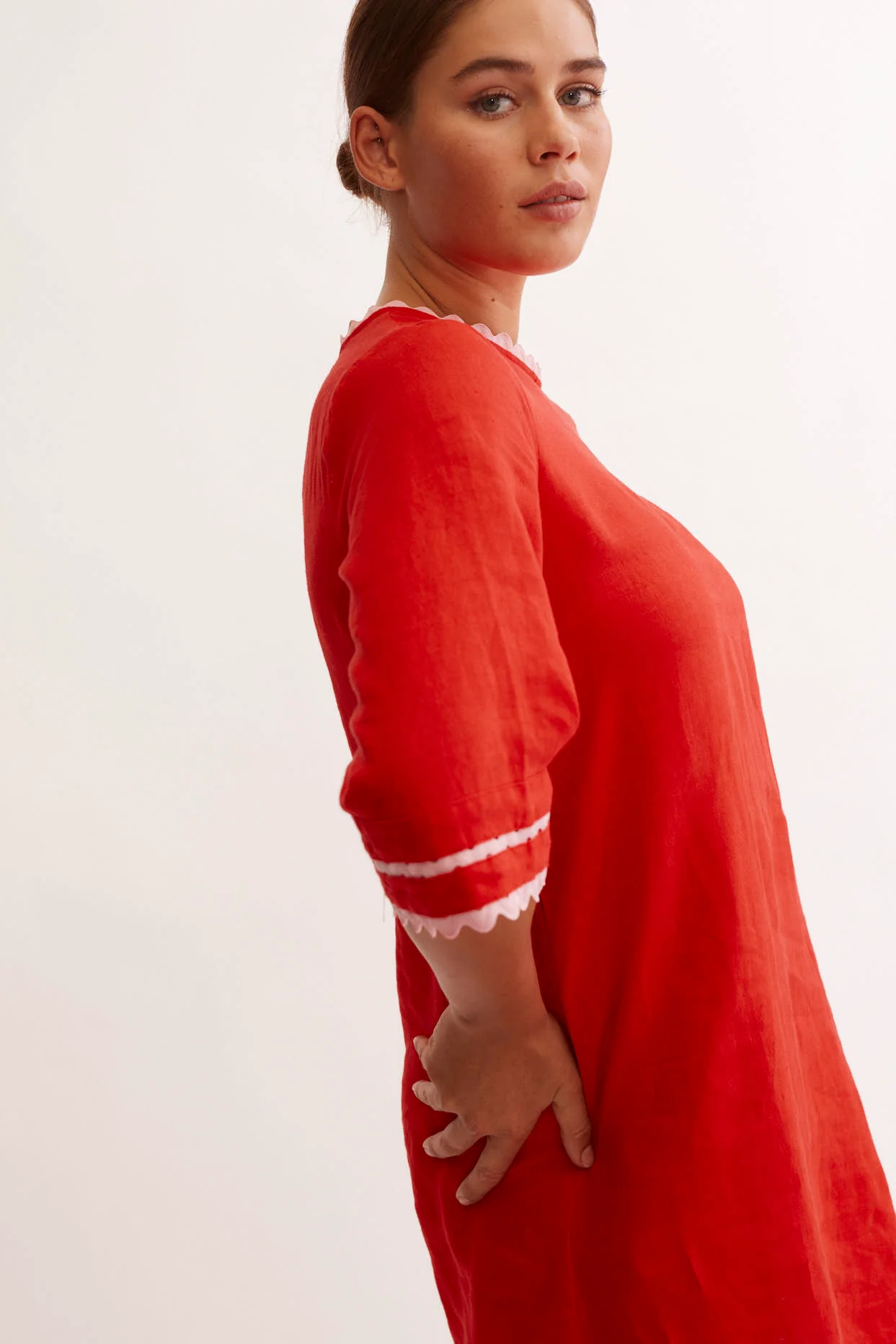 Claire Linen Dress in Red/Lolly - Image 3