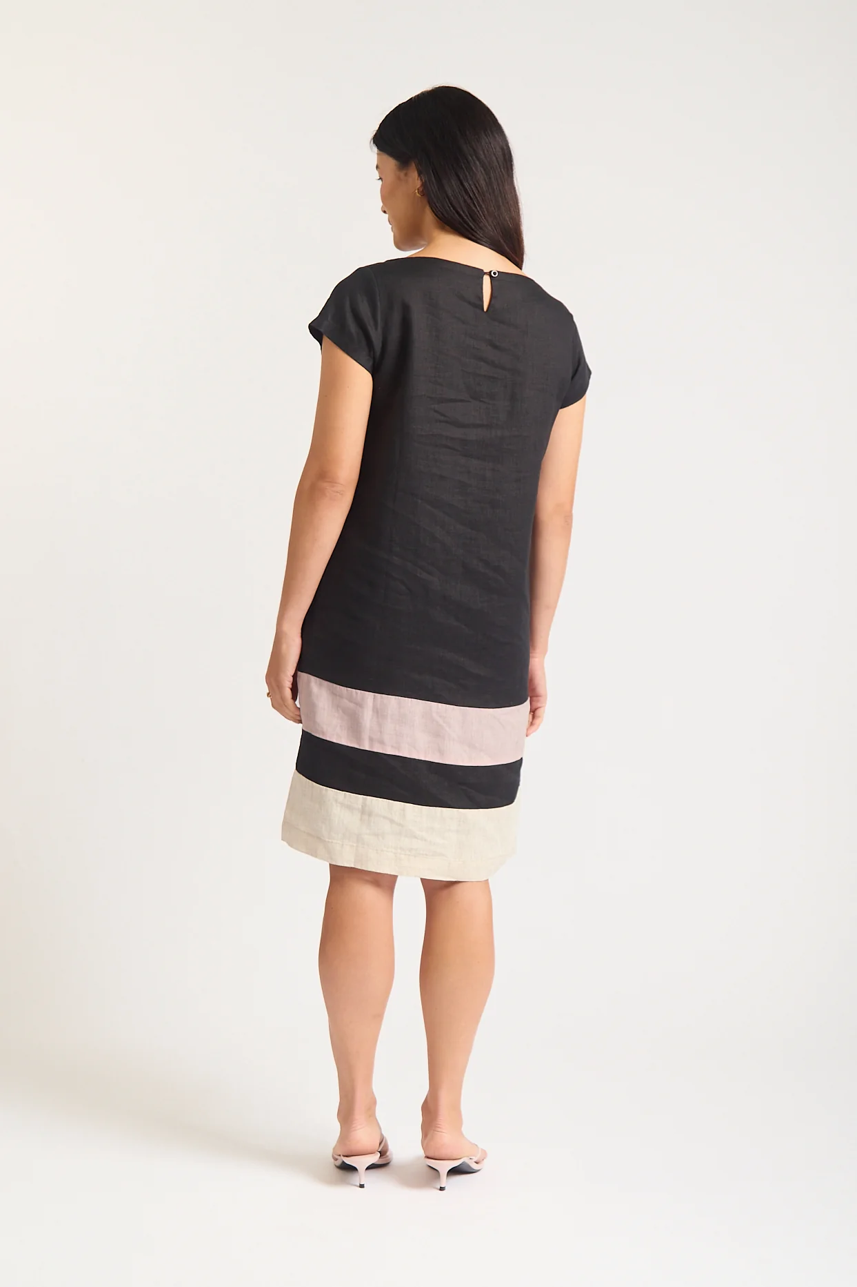 Connie Splice Linen Dress In Black - Image 3