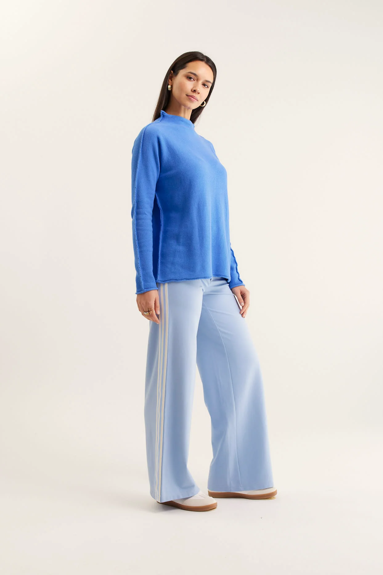 Cove Sweater In Cornflower - Image 4