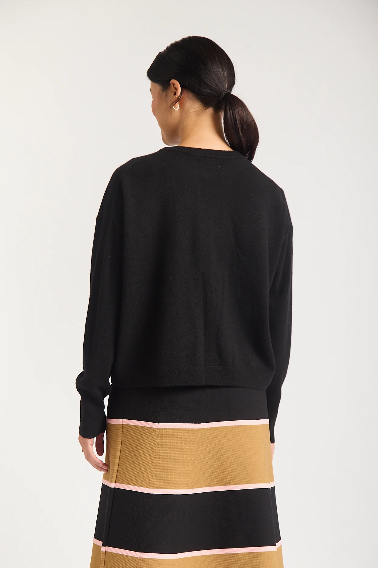 Estelle Cashmere Sweater In Black - Image 4