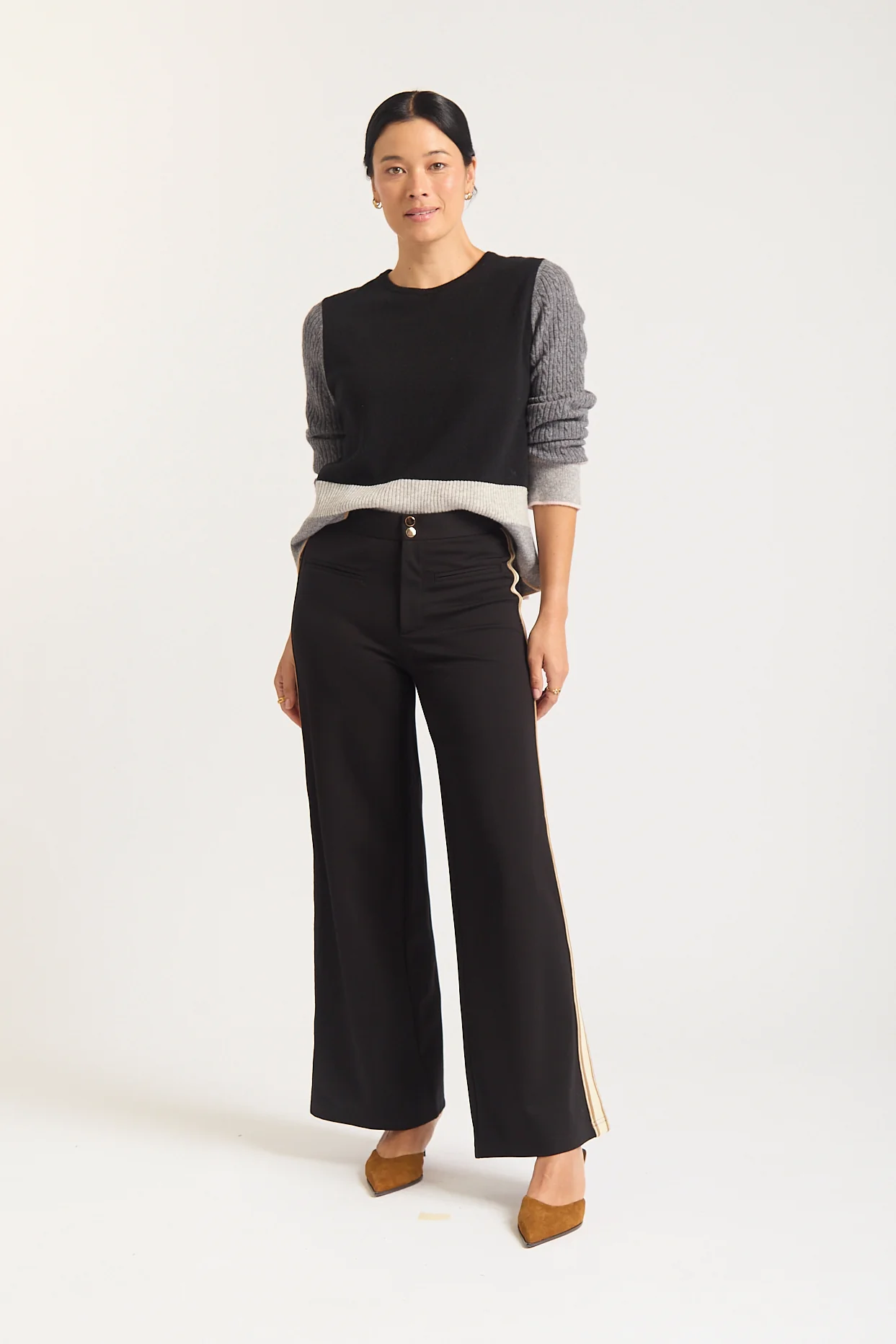 Evora Merino Cashmere Sweater In Black - Image 5