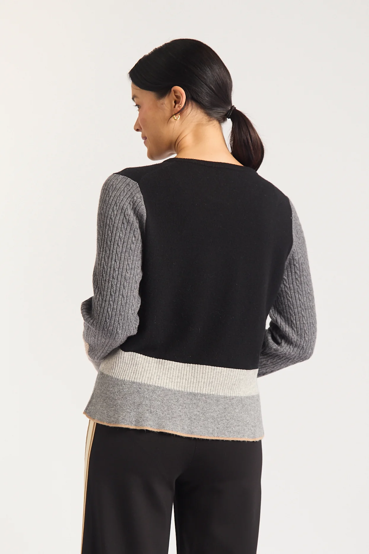 Evora Merino Cashmere Sweater In Black - Image 6