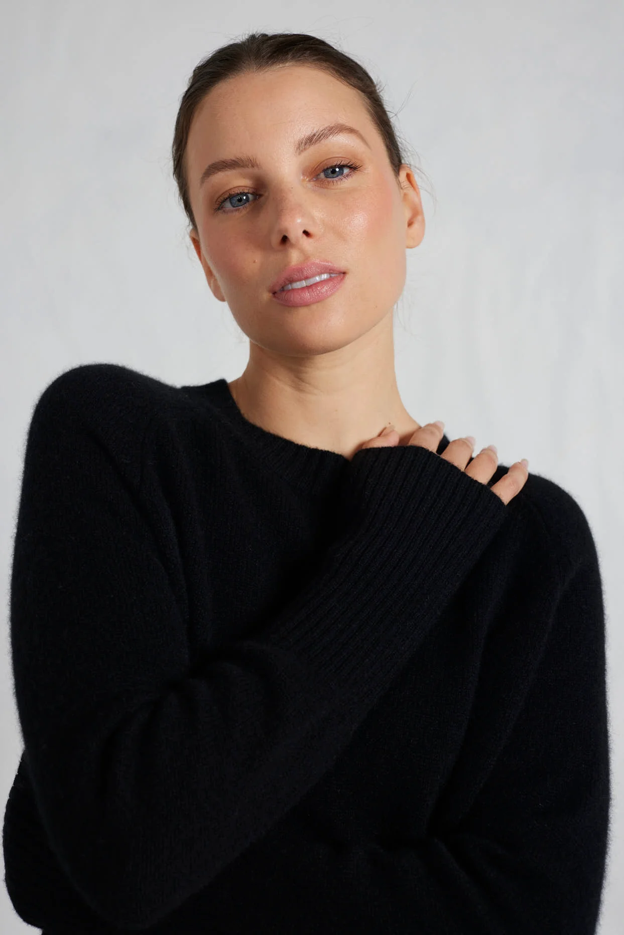 Fifi Crew Cashmere Sweater in Black - Image 3