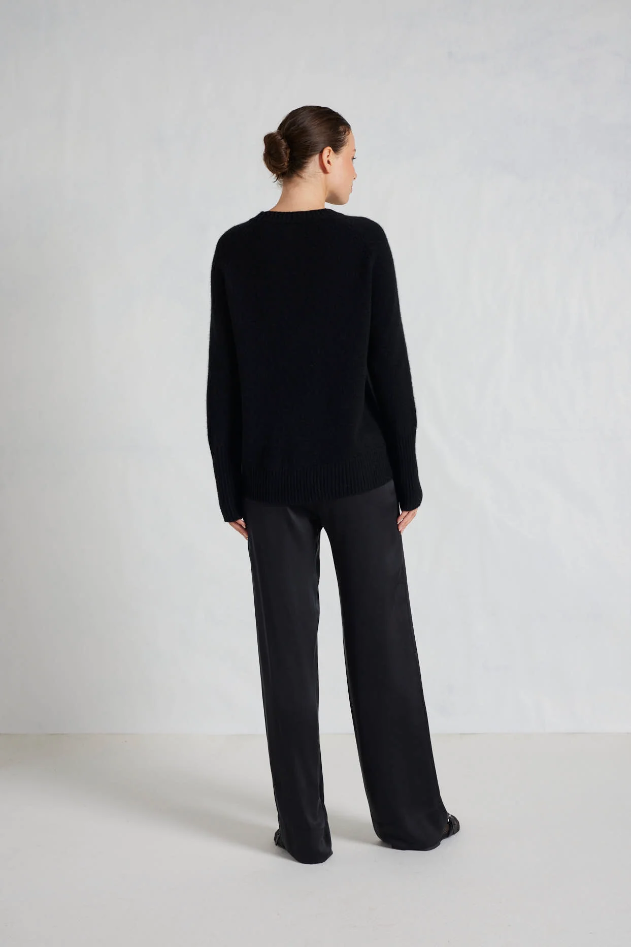 Fifi Crew Cashmere Sweater in Black - Image 5