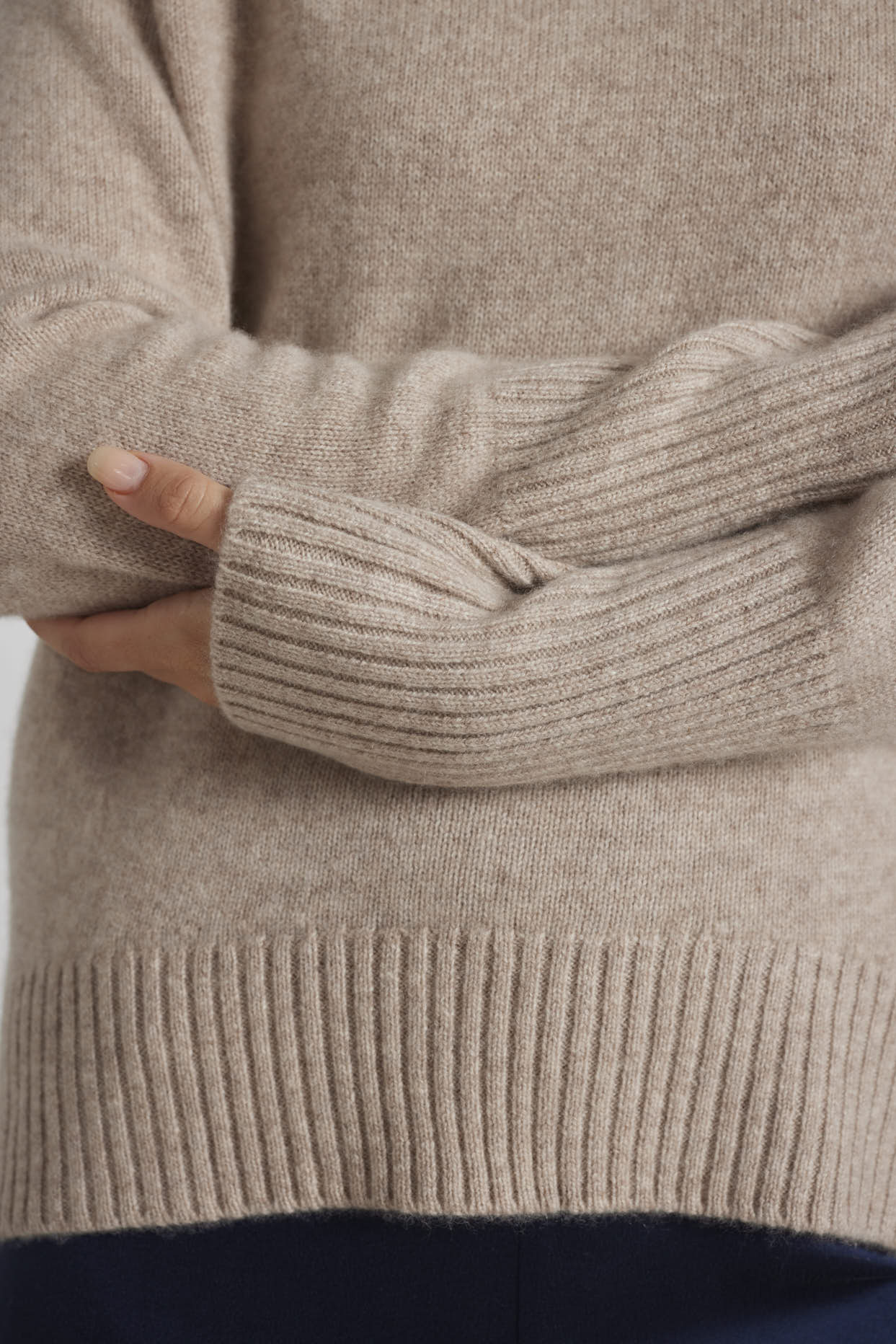 Fifi Crew Cashmere Sweater in Lightweight Beige - Image 4