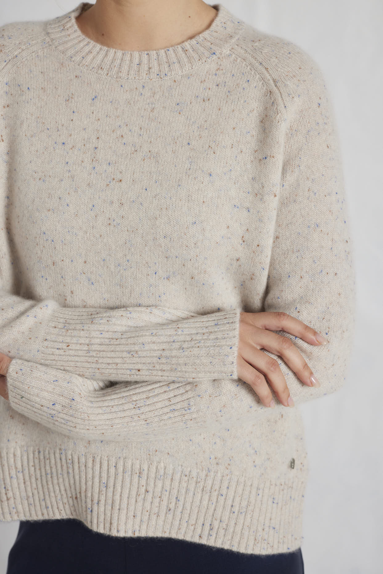 Fifi Crew Cashmere Sweater in Seashell - Image 4