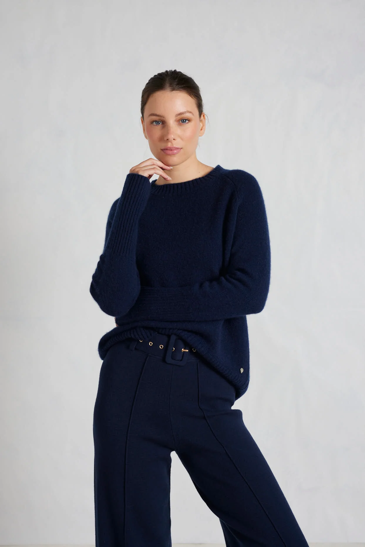 Fifi Crew Cashmere Sweater in Midnight Navy - Image 3