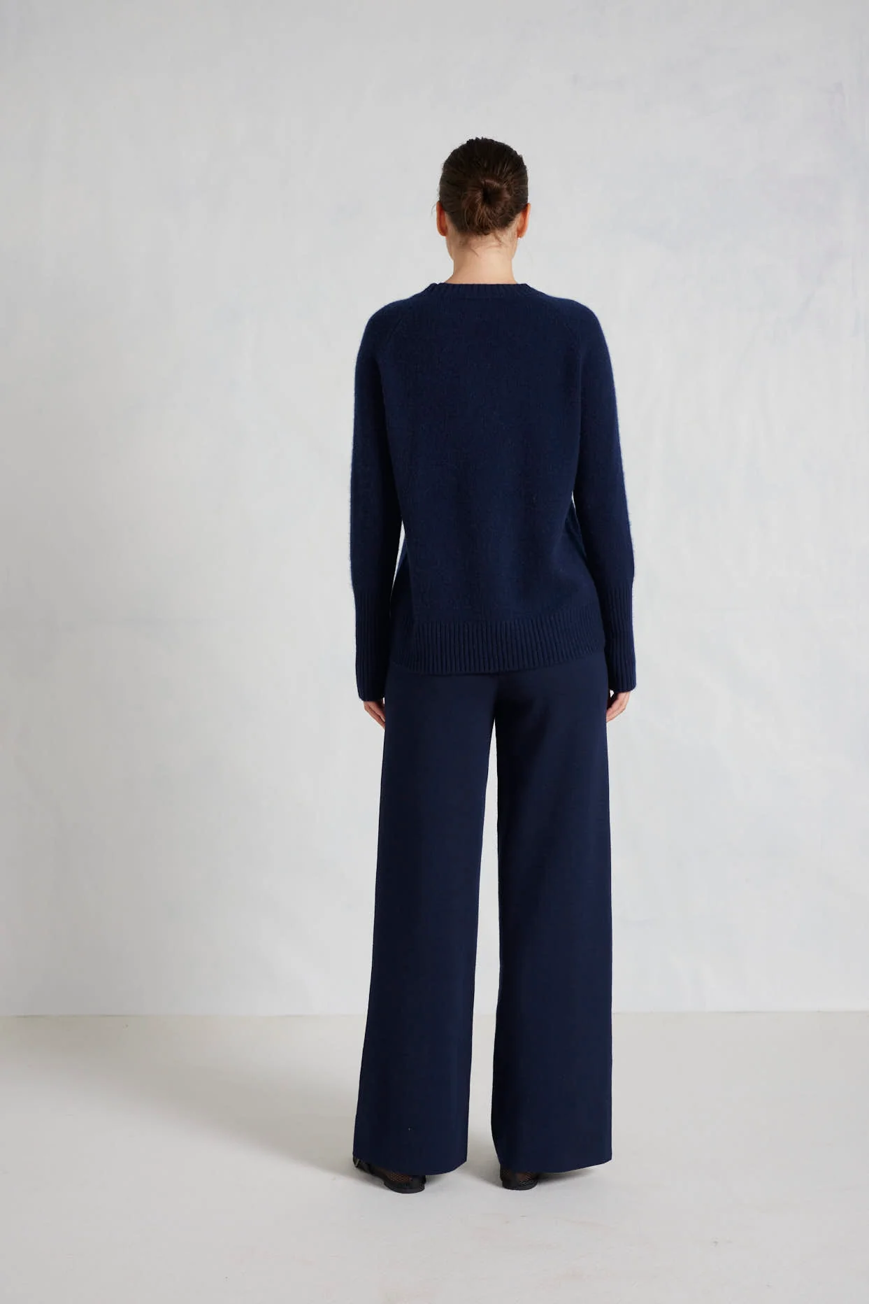 Fifi Crew Cashmere Sweater in Midnight Navy - Image 5