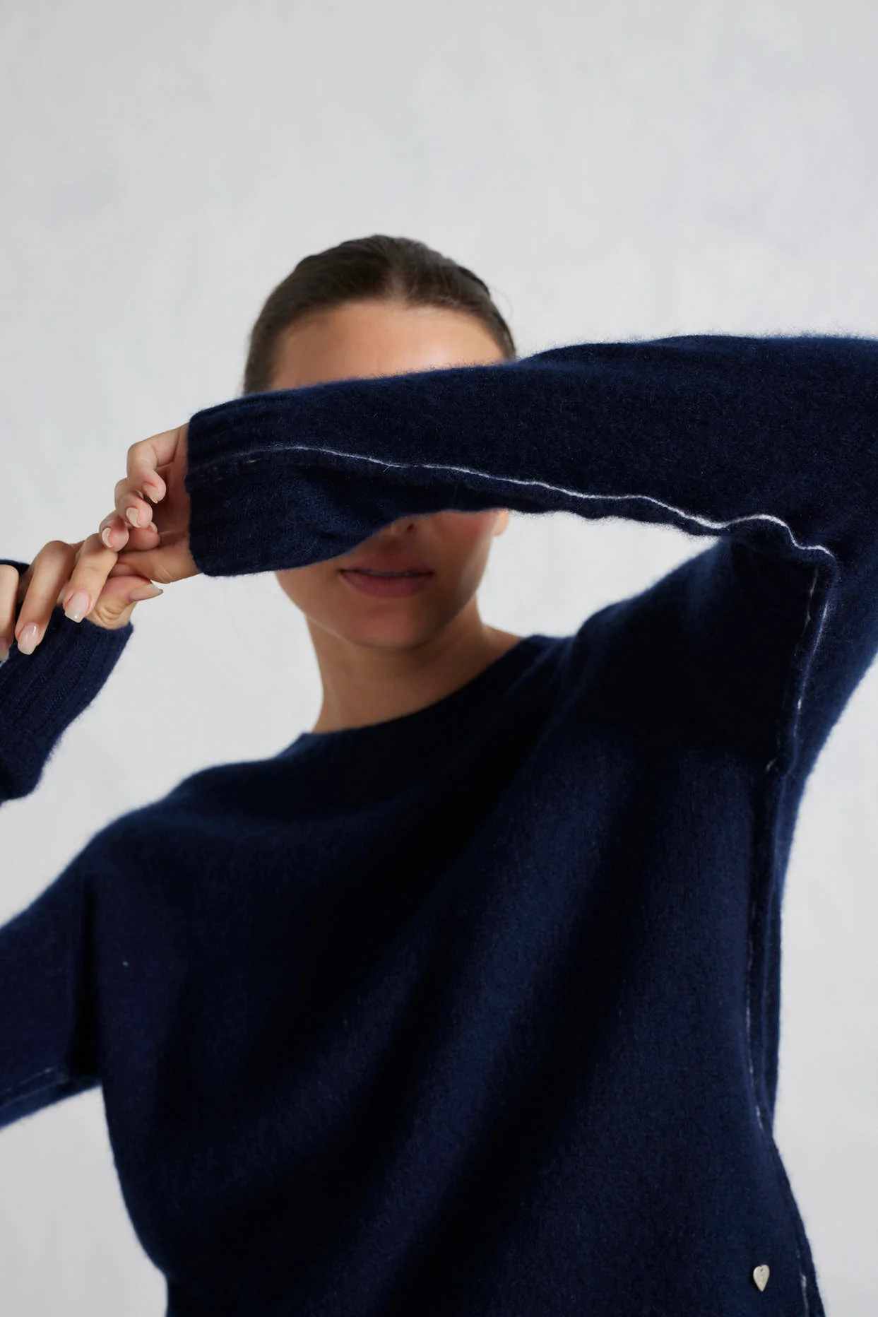 Georgia Cashmere Sweater in Midnight Navy - Image 4