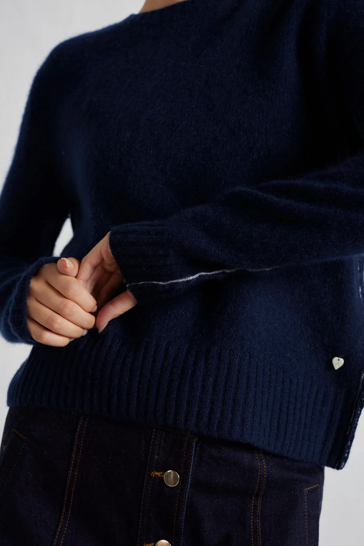 Georgia Cashmere Sweater in Midnight Navy - Image 5