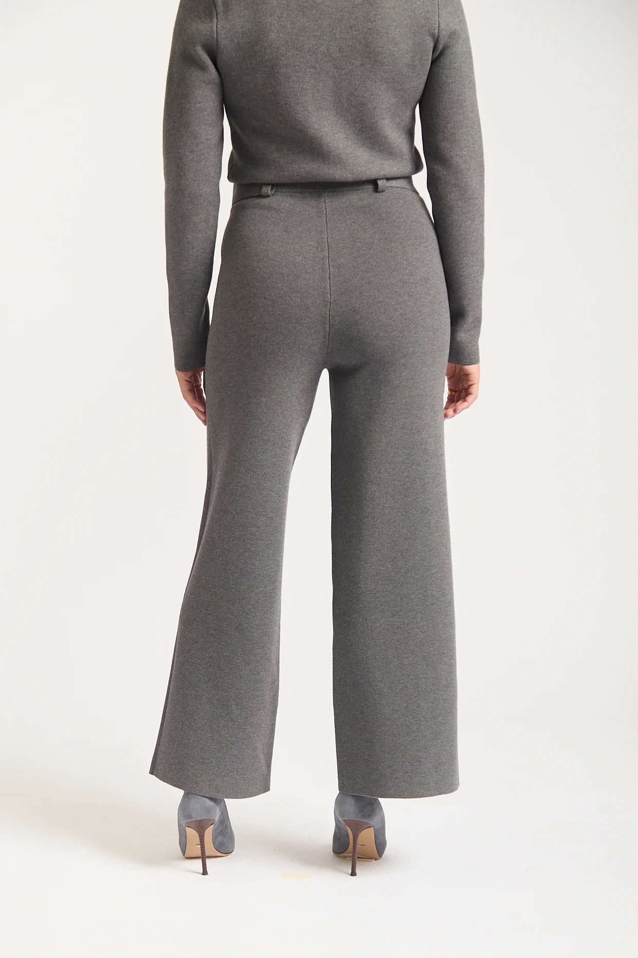 Hamilton Crepe Pant  In Shadow - Image 3