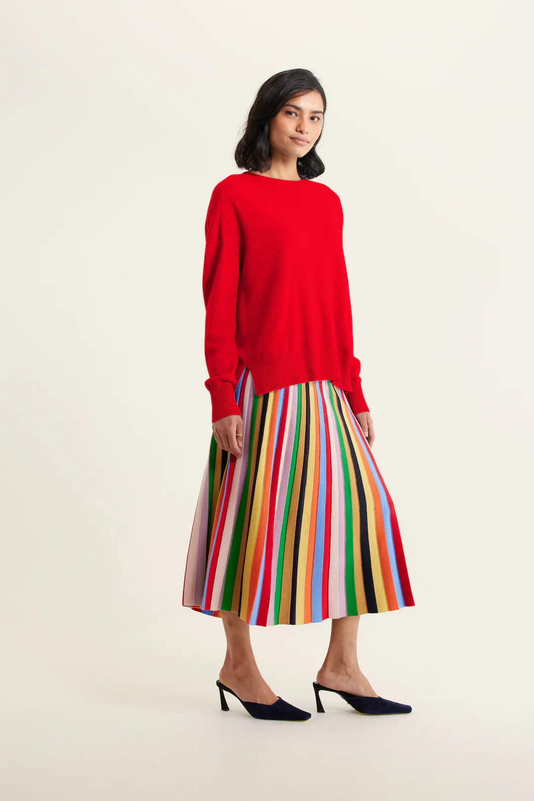 Iris Cashmere Crew Sweater In Crimson - Image 2