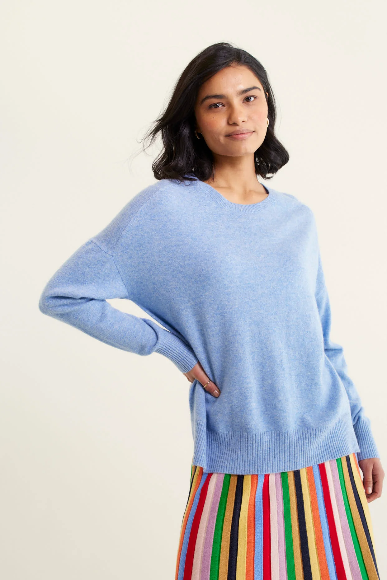 Iris Cashmere Crew Sweater In Hortensia - Image 4