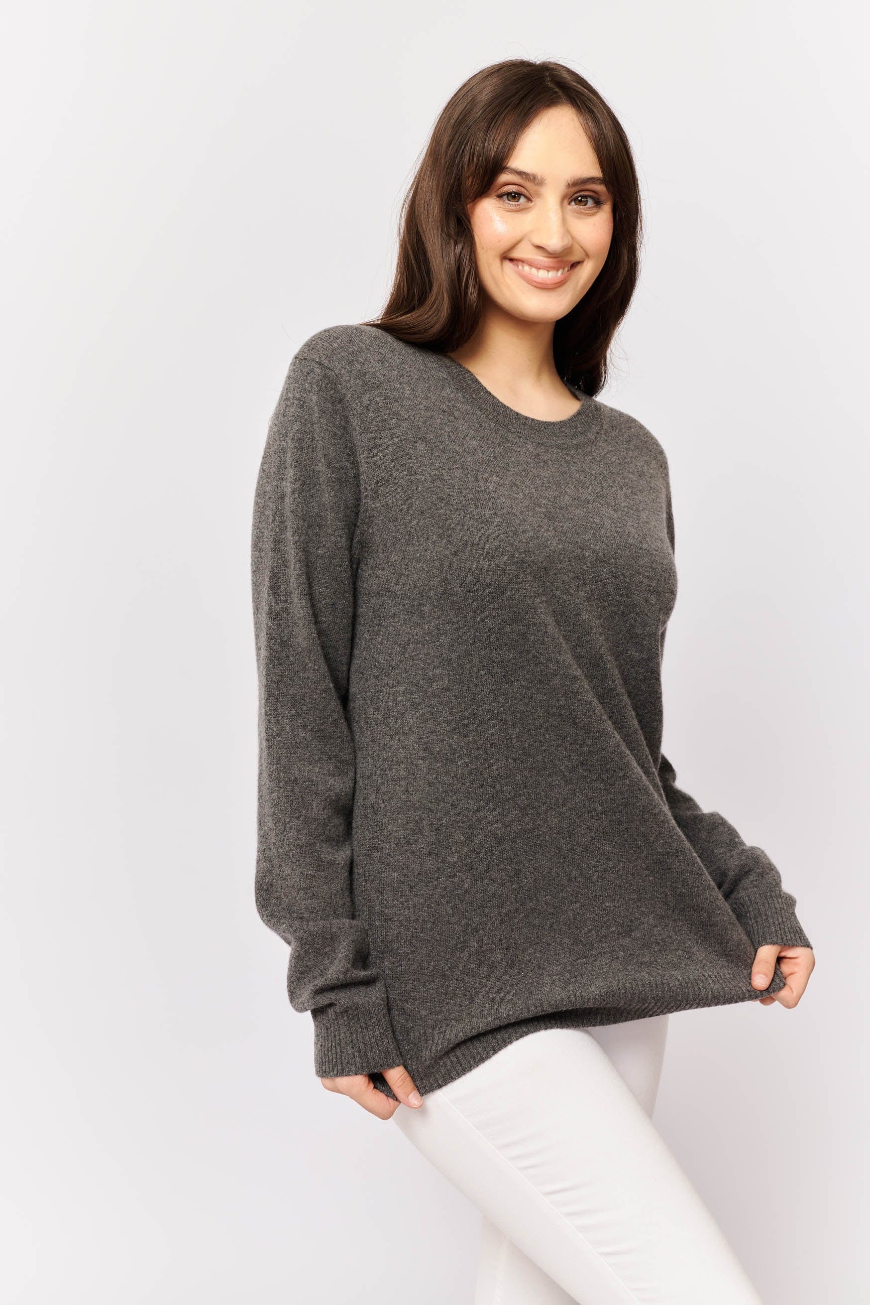 Jules Cashmere Sweater in Charcoal - Image 5
