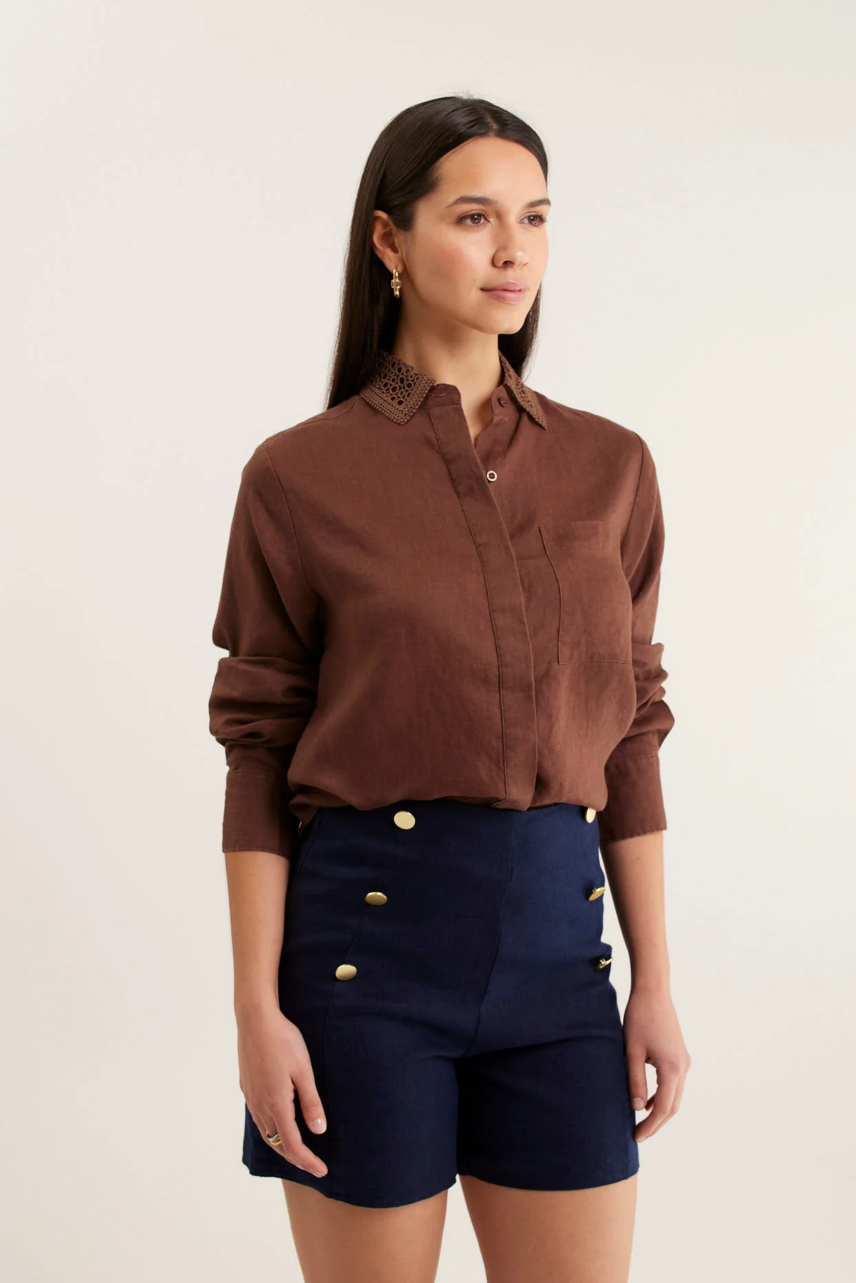 Lacey Linen Shirt In Choc - Image 4