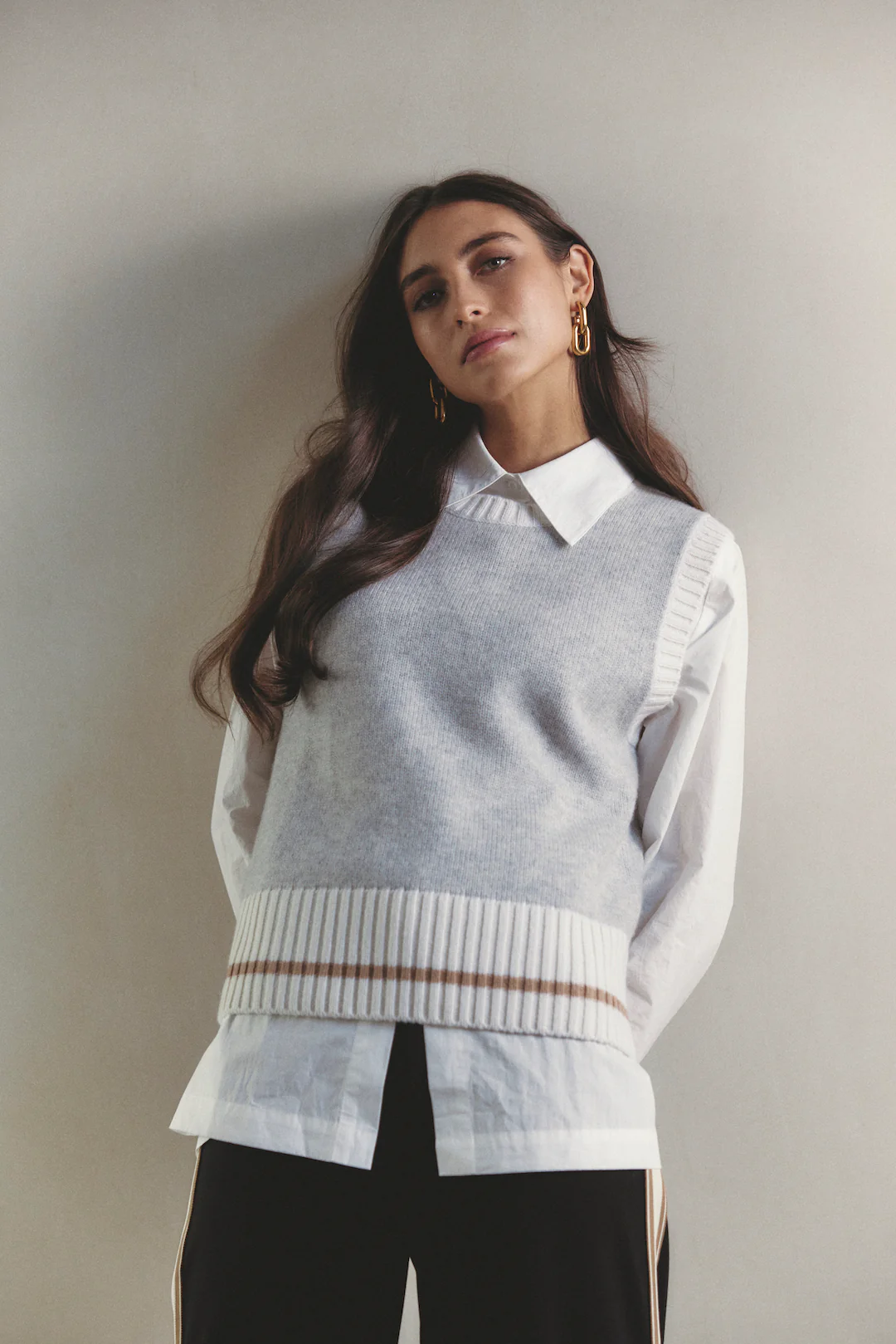 Lexington Merino Cashmere Vest In Grey - Image 5