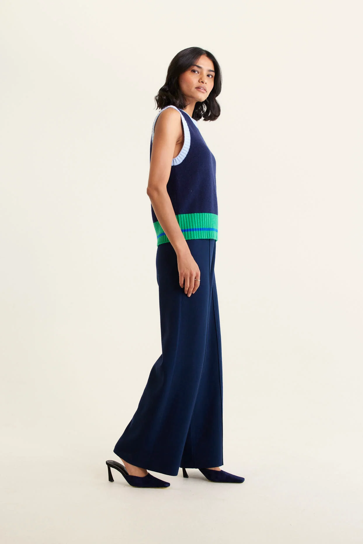 Lexington Merino Cashmere Vest In Navy - Image 2