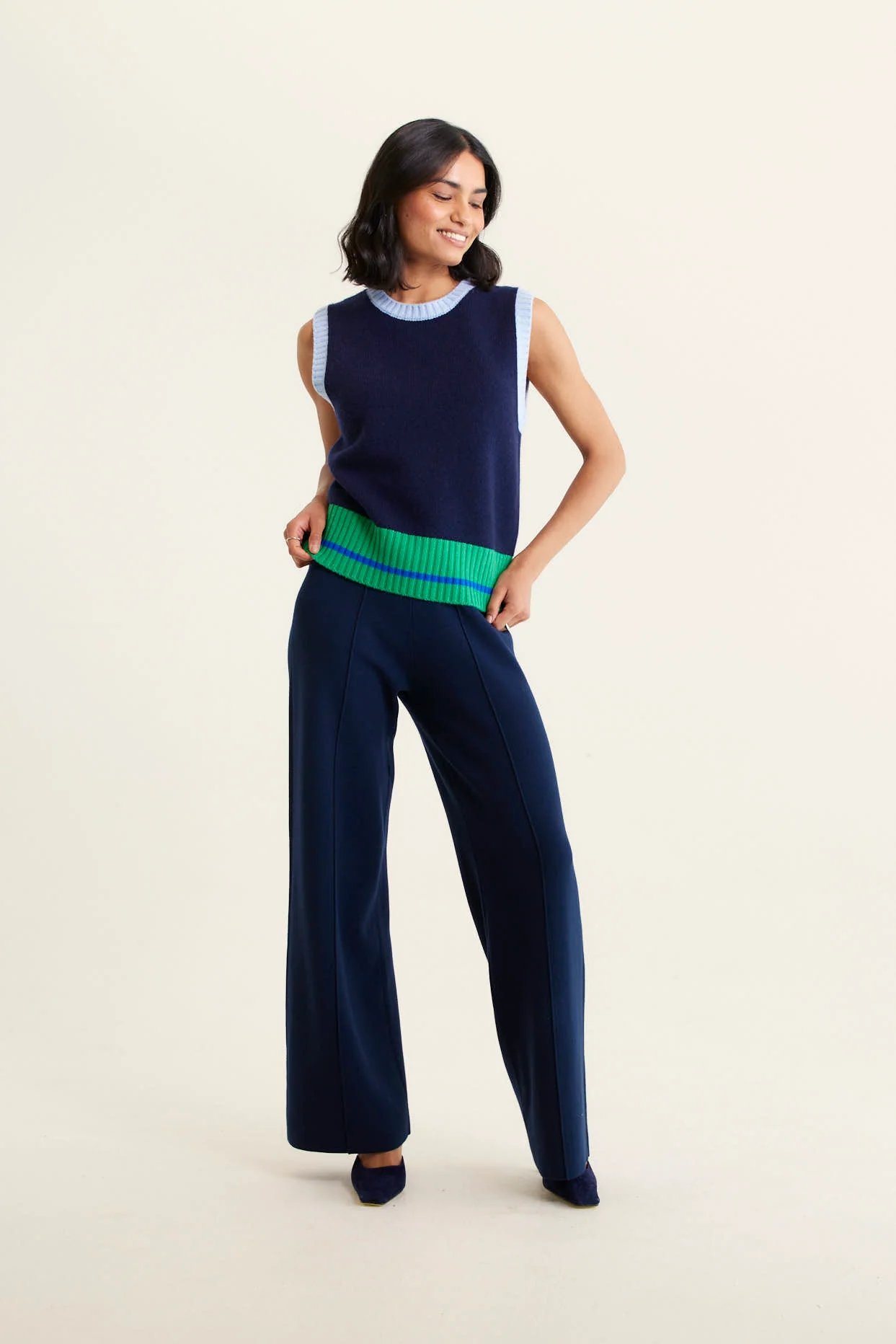 Lexington Merino Cashmere Vest In Navy - Image 3