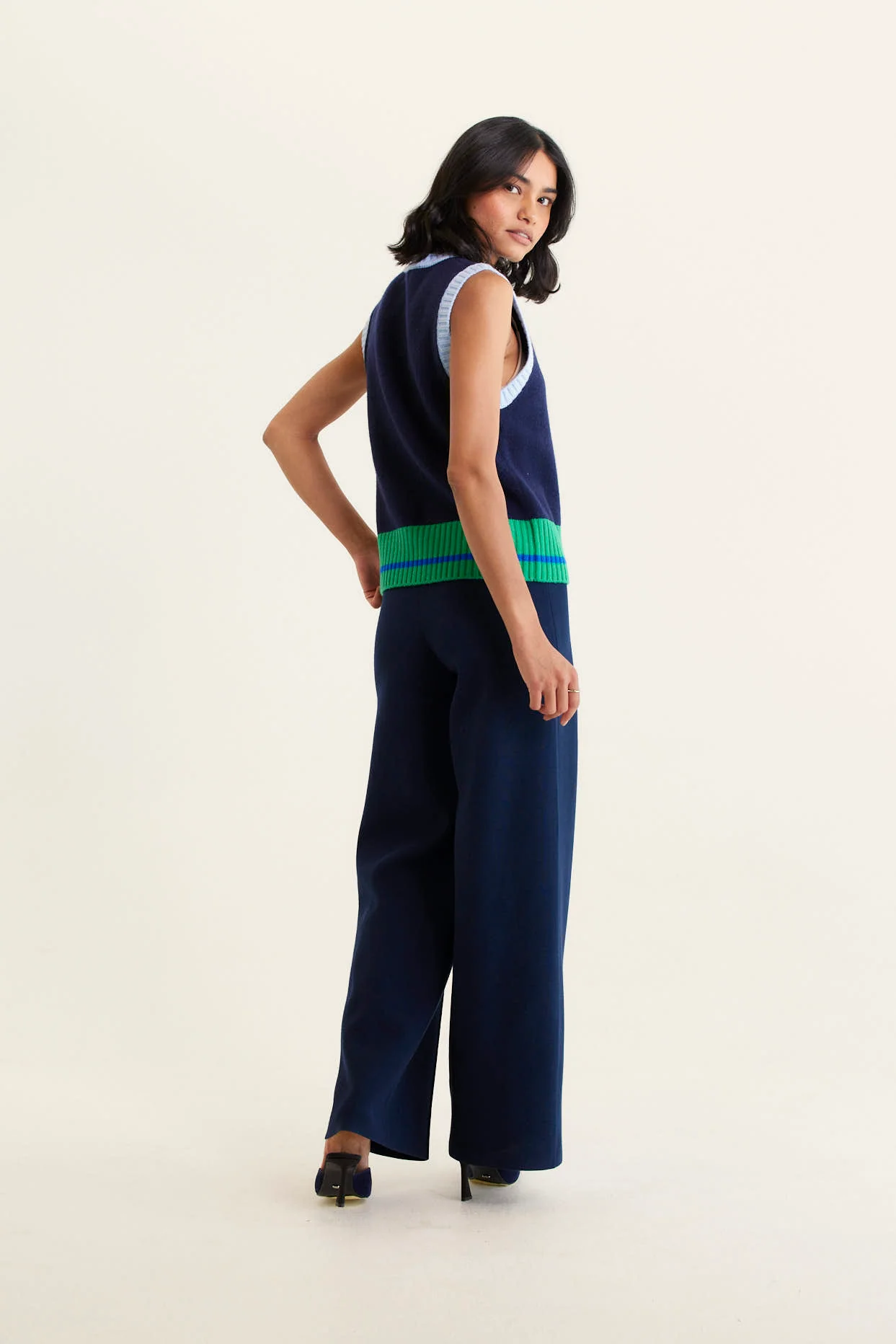 Lexington Merino Cashmere Vest In Navy - Image 4