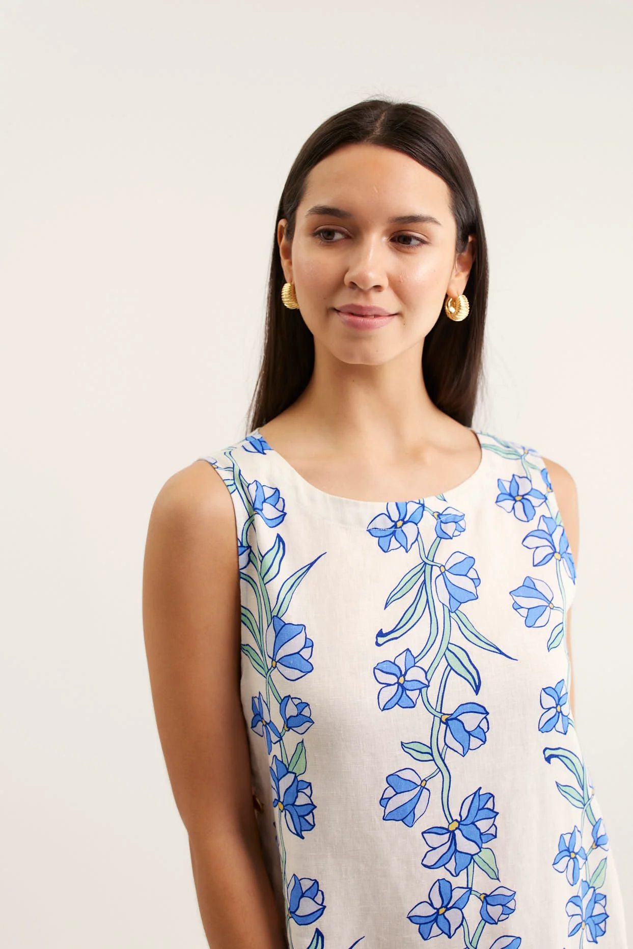 Lola Linen Dress In Blue Vine Print - Image 4