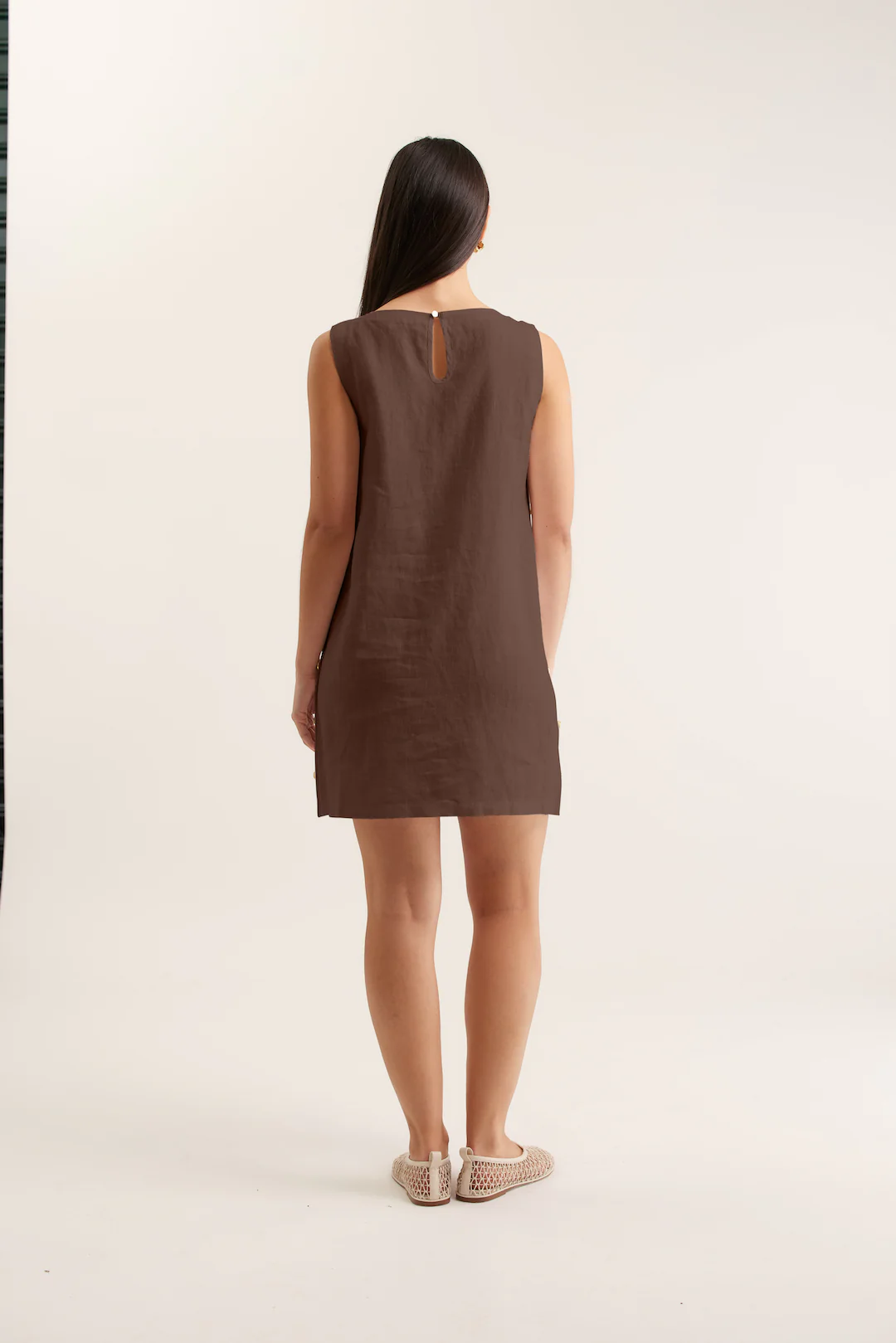 Lola Linen Dress In Choc - Image 3