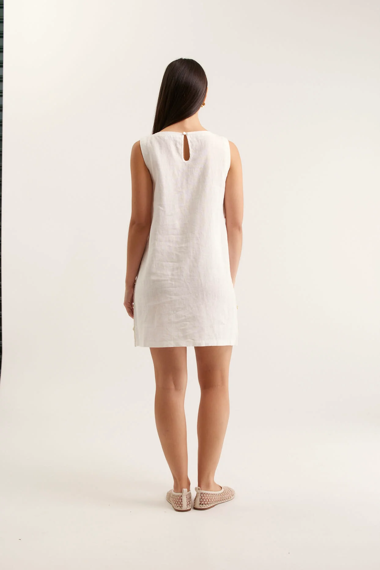 Lola Linen Dress In White - Image 4