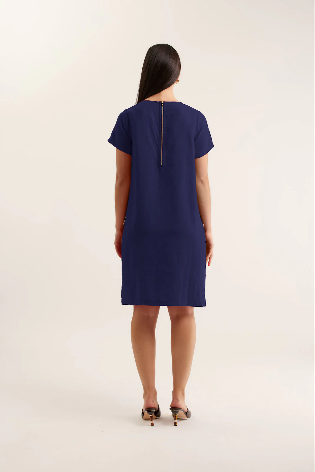 Louie Classic Linen Dress In Navy - Image 3