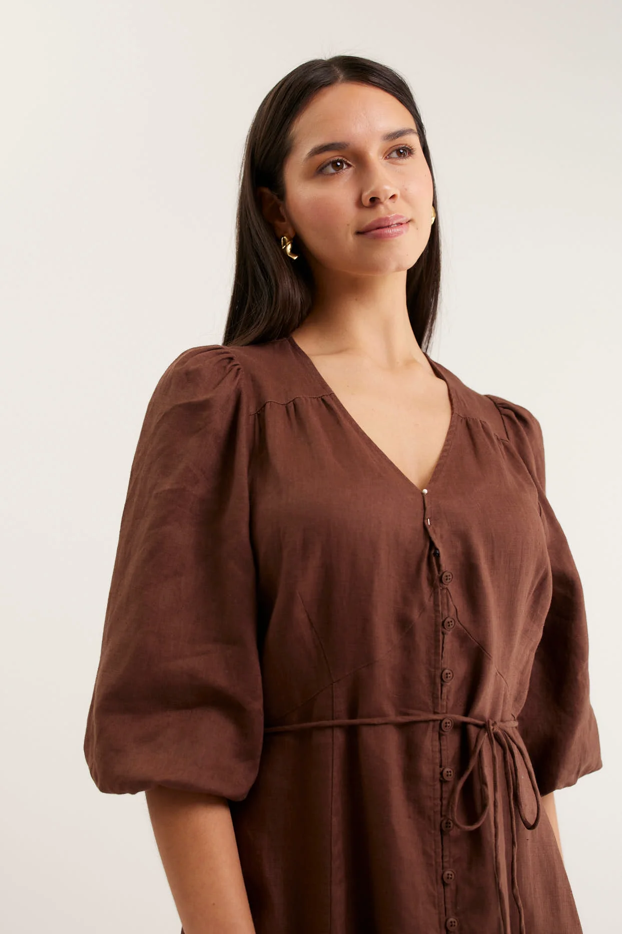 Maya Linen Dress In Choc - Image 3