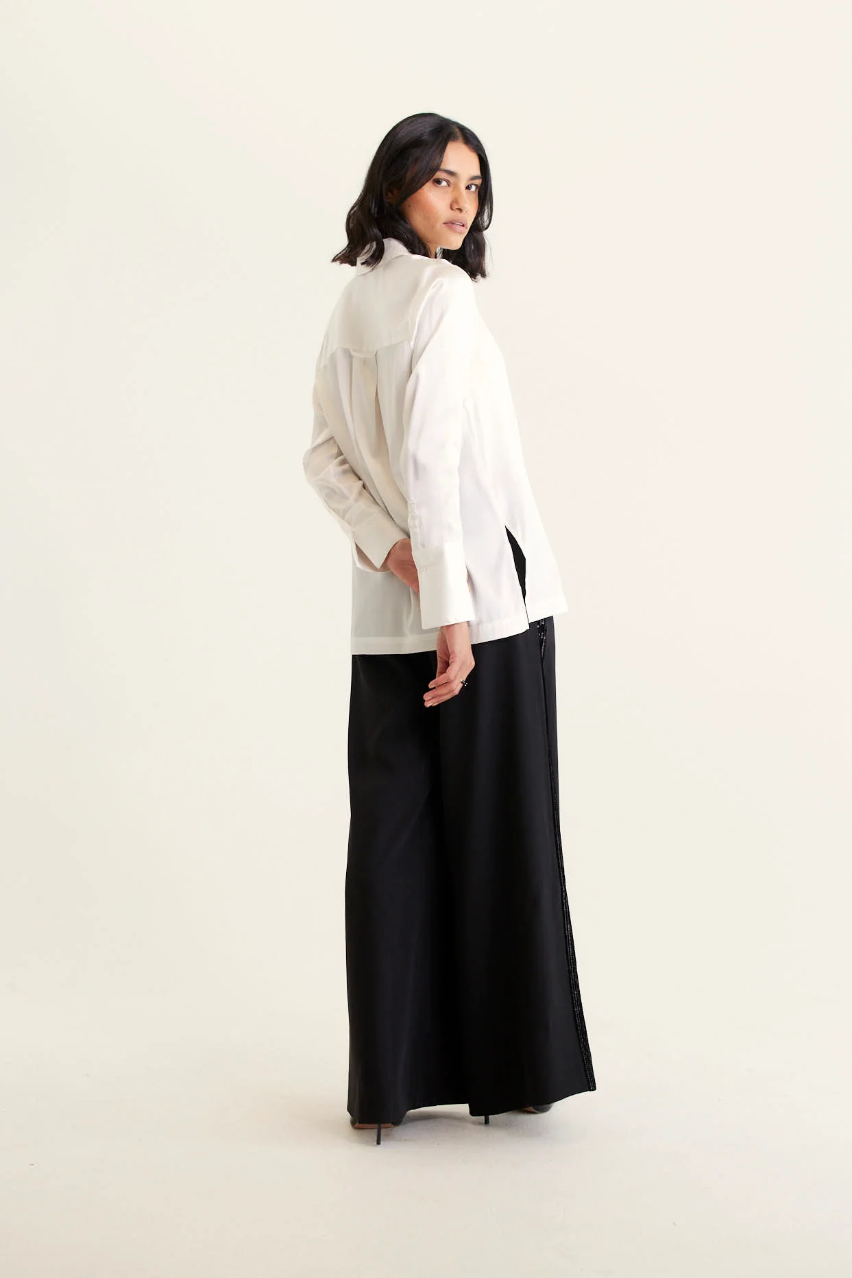 Primrose Silk Shirt In Ivory - Image 4
