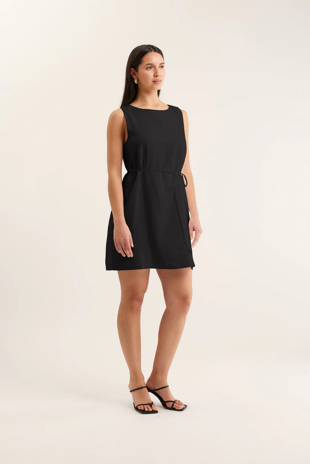 Rommy Linen Dress In Black - Image 3