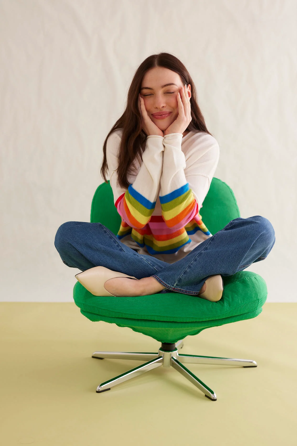 Sally Merino Cashmere Sweater in Ivory - Image 2