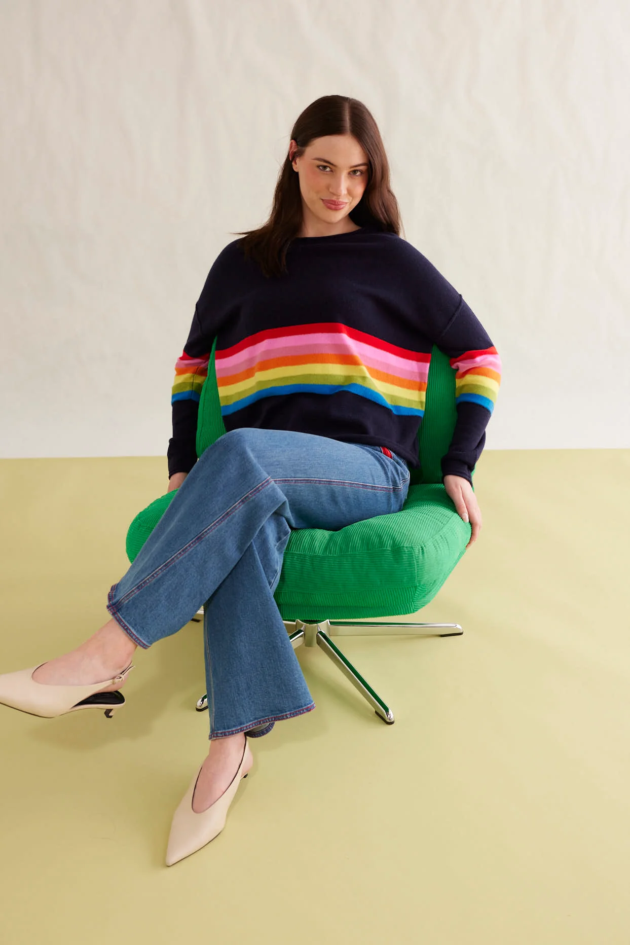 Sally Merino Cashmere Sweater in Officer Navy - Image 2