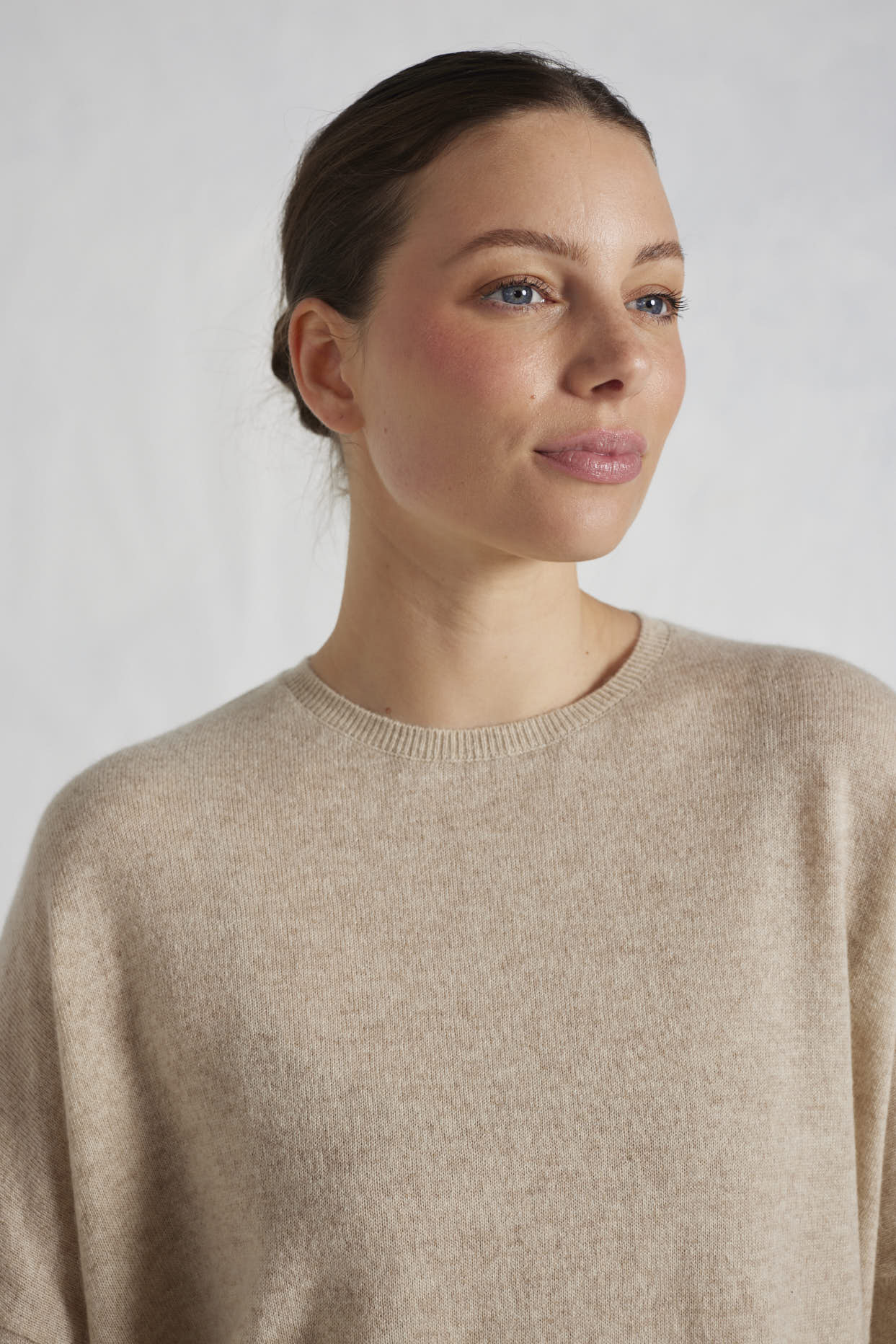Sandy Cashmere Sweater in Oatmeal - Image 5