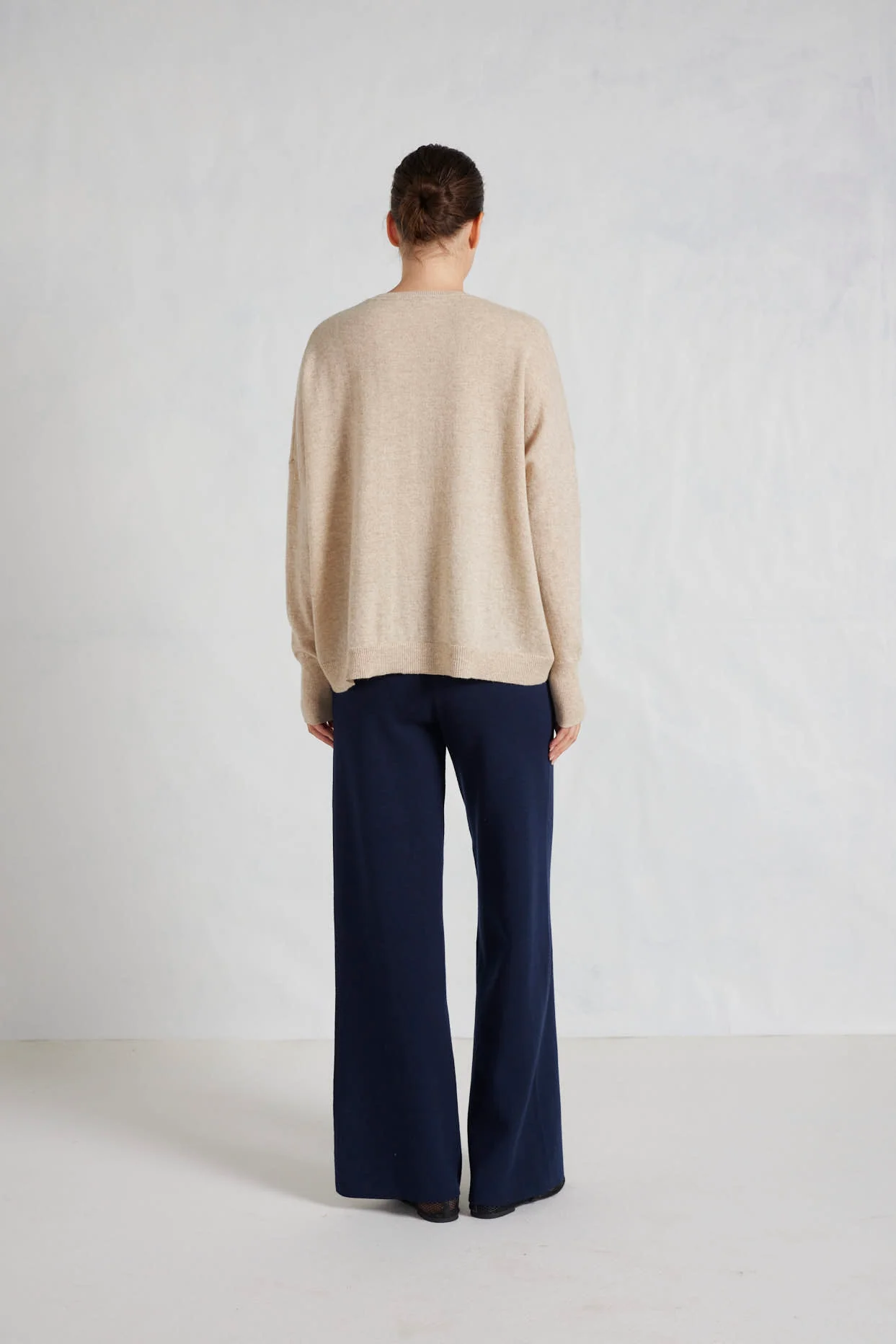 Sandy Cashmere Sweater in Oatmeal - Image 6