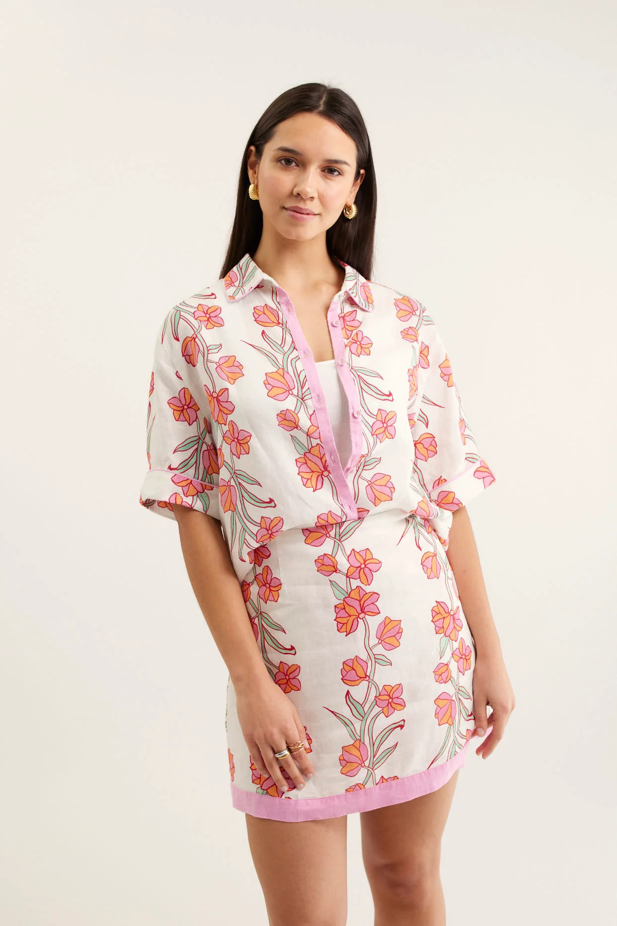Sasha Linen Shirt In Pink  Vine Print - Image 3