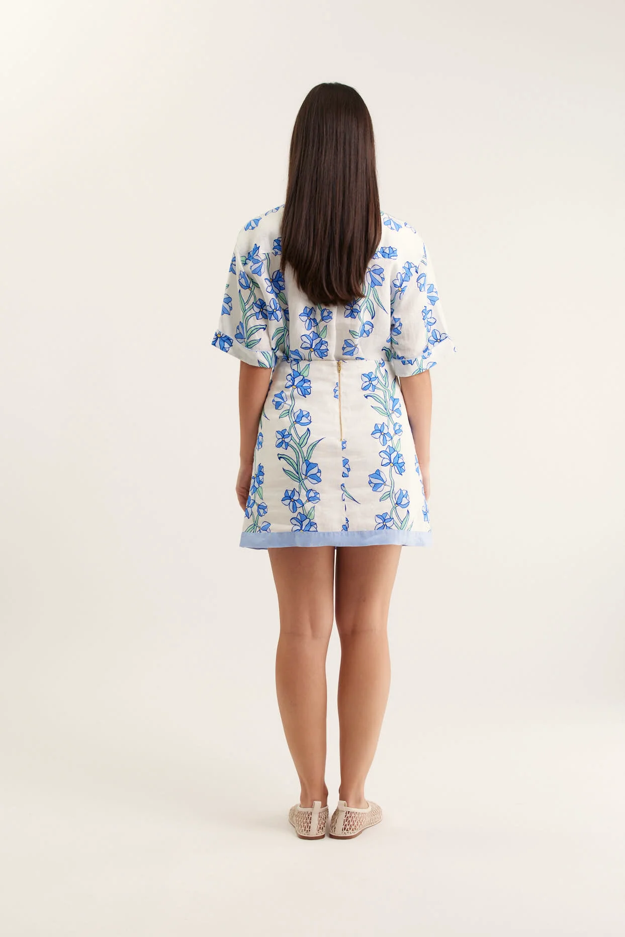 Saskia Linen Skirt  In Blue Vine Print - Image 4