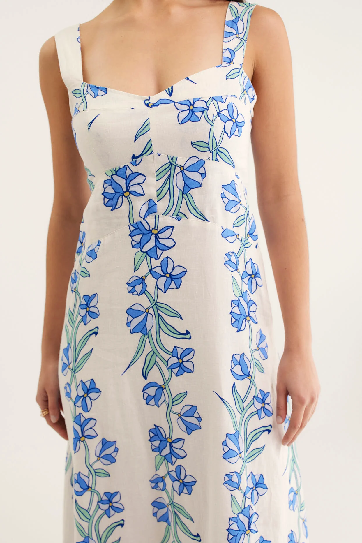 Simmie Linen Dress In Blue Vine Print - Image 4