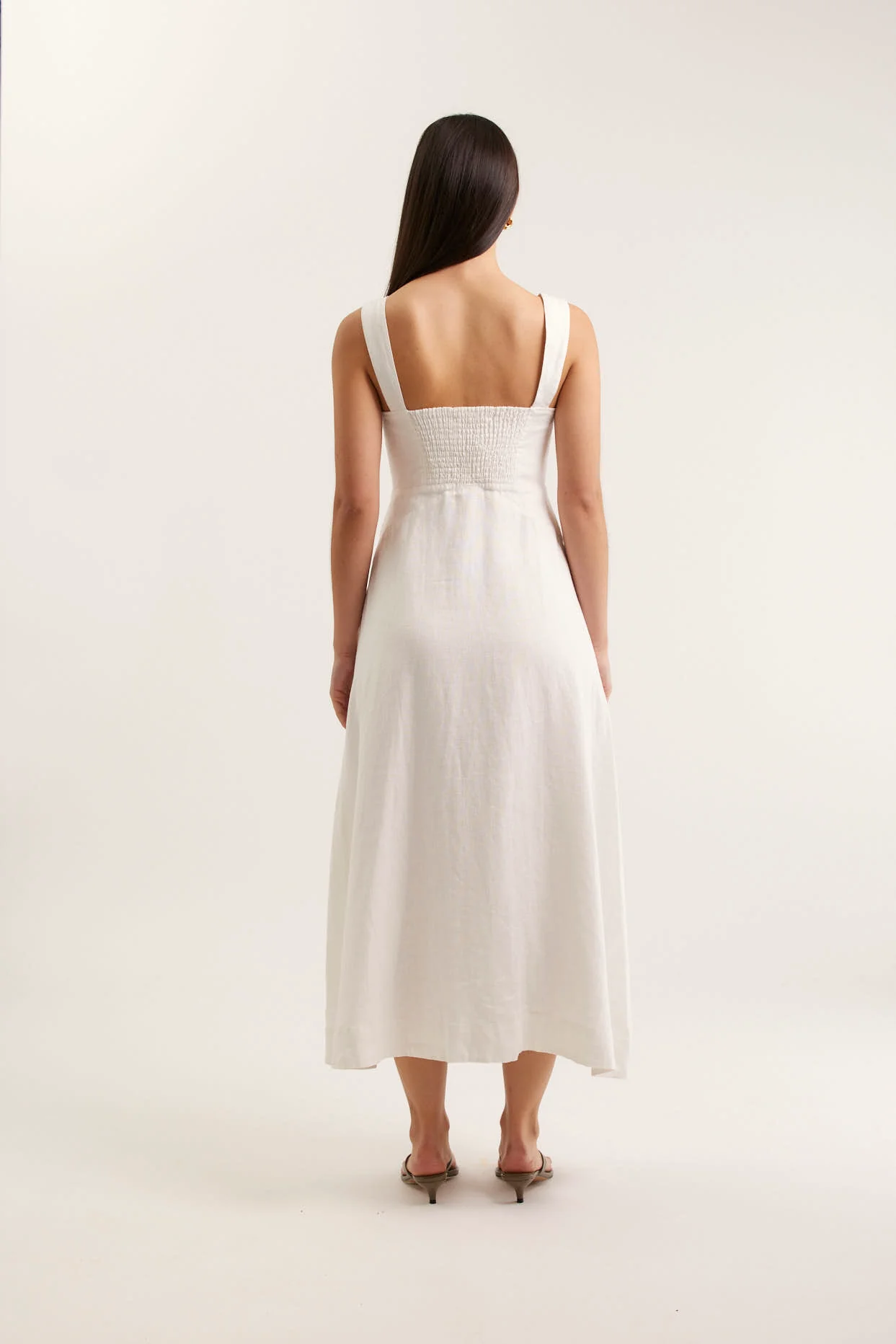 Simmie Linen Dress In White - Image 3