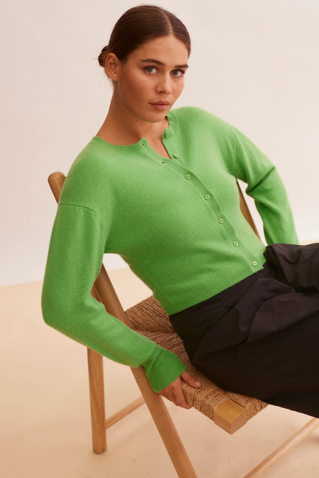 Sophia Cashmere Cardi In Burgeen - Image 7